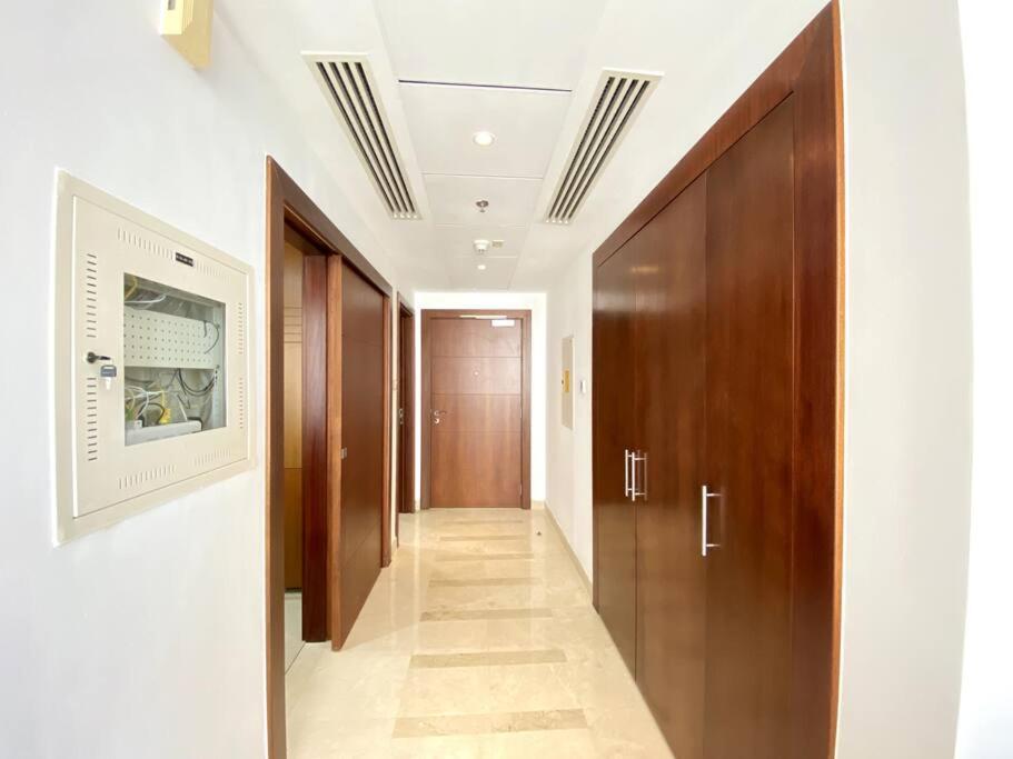 Lux BnB Standpoint Tower Burj & Fountain Views