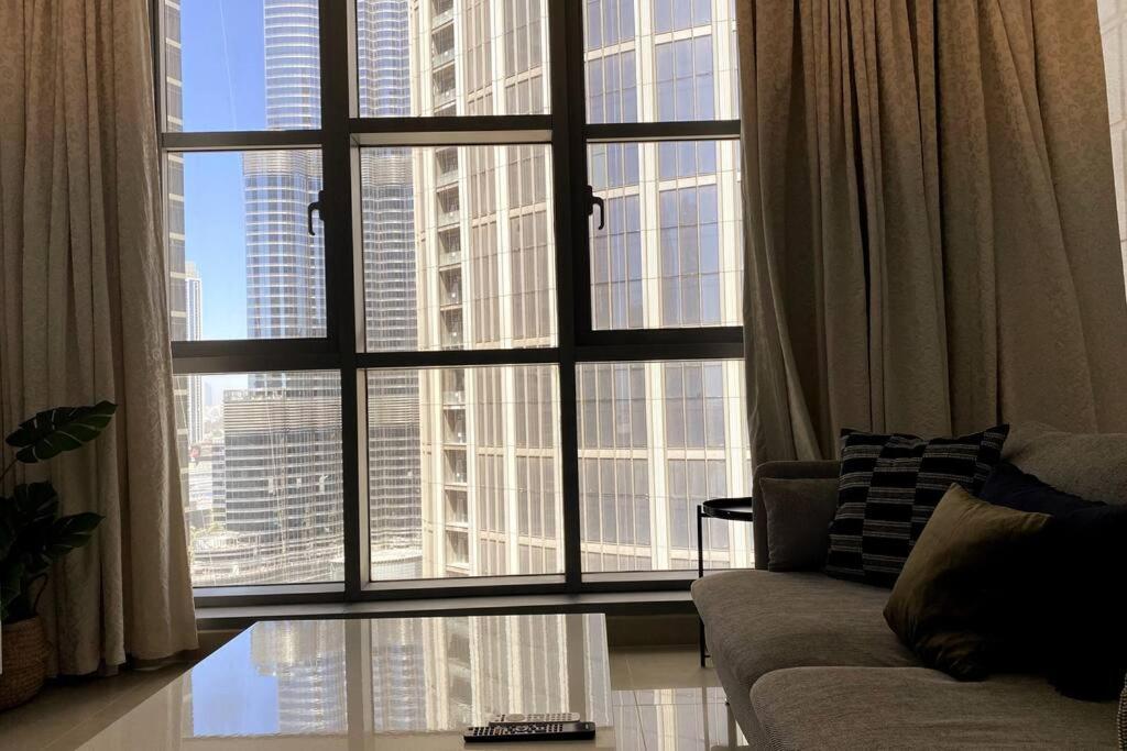 Lux BnB Standpoint Tower Burj & Fountain Views