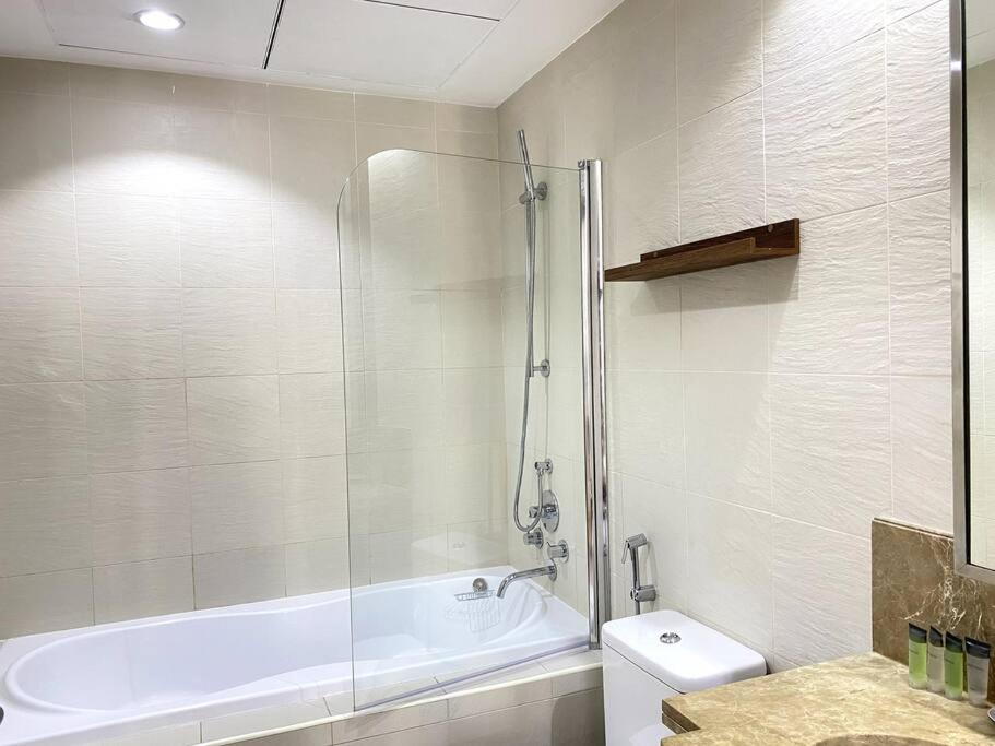Lux BnB Standpoint Tower Burj & Fountain Views