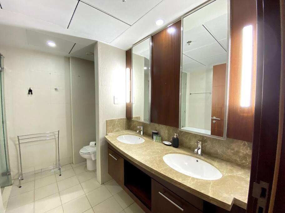 Lux BnB Standpoint Tower Burj & Fountain Views