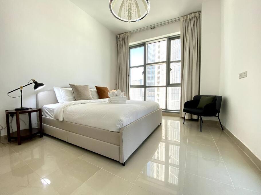 Lux BnB Standpoint Tower Burj & Fountain Views