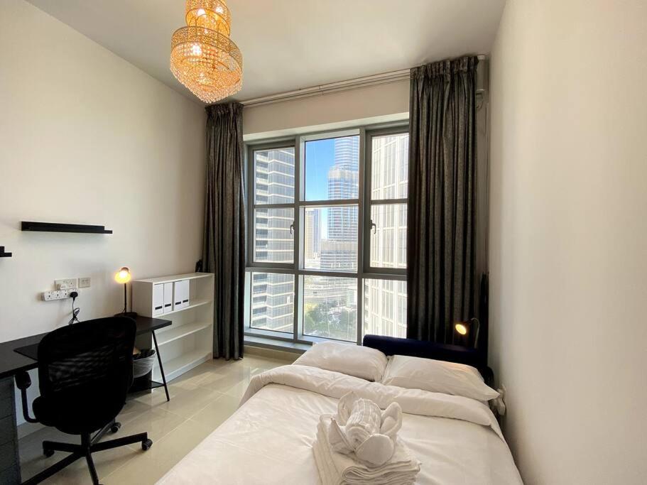 Lux BnB Standpoint Tower Burj & Fountain Views