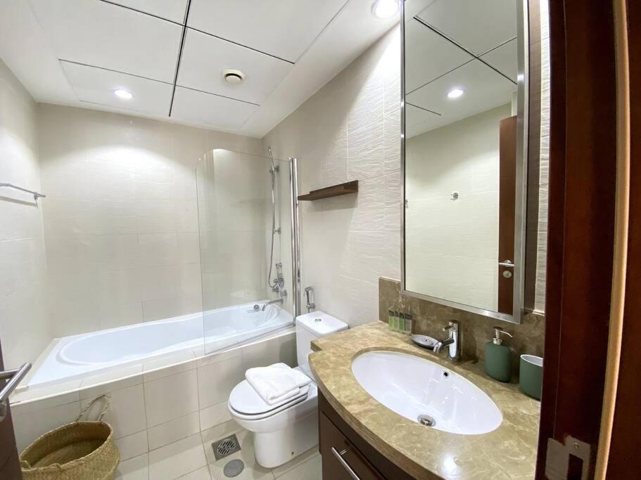 Lux BnB Standpoint Tower Burj & Fountain Views