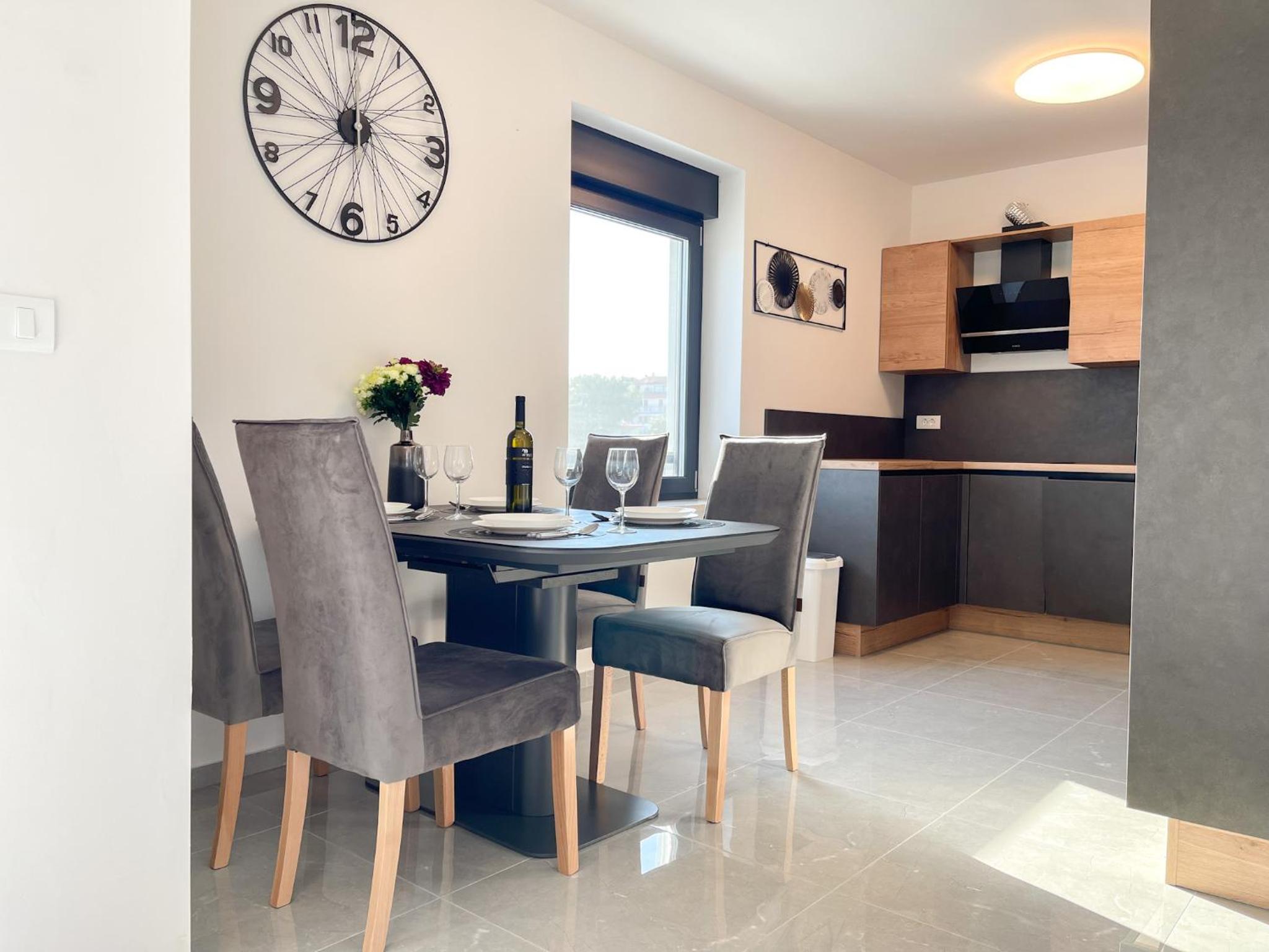 Apartment Anchora - near family-friendly beach photo 2