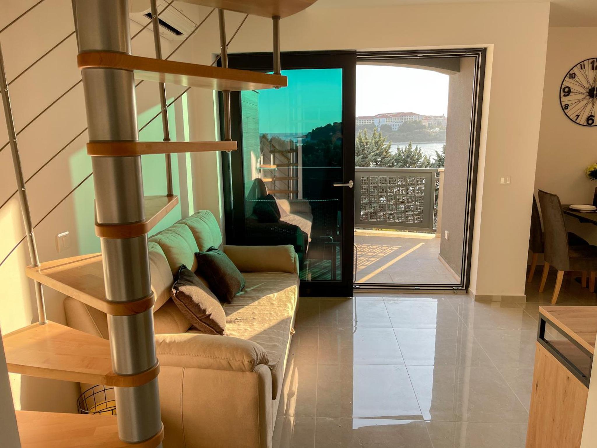 Apartment Anchora - near family-friendly beach photo 3