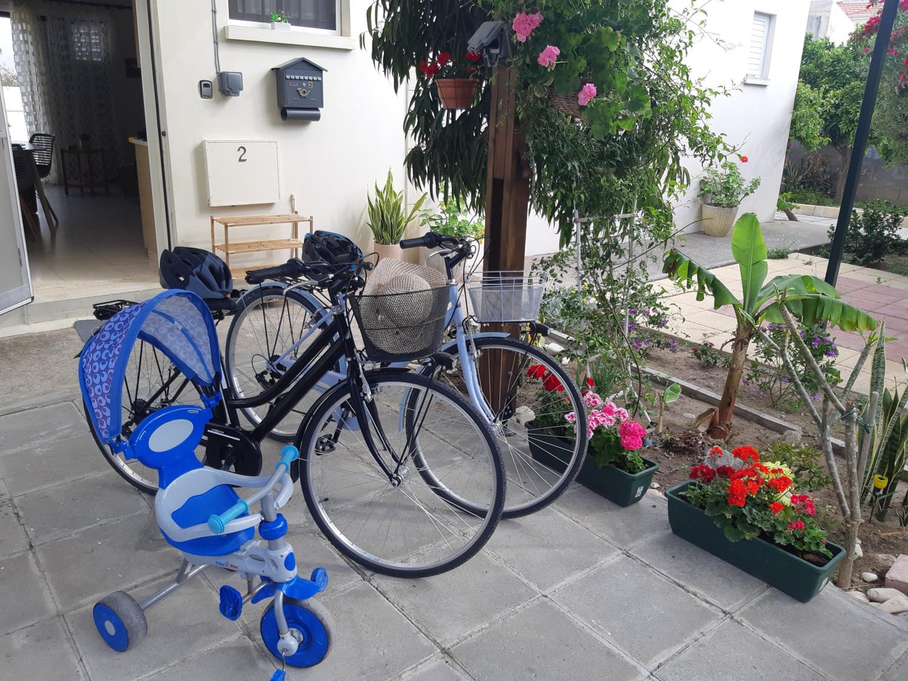 House Near The Beach (Militsa & Aggeliki)