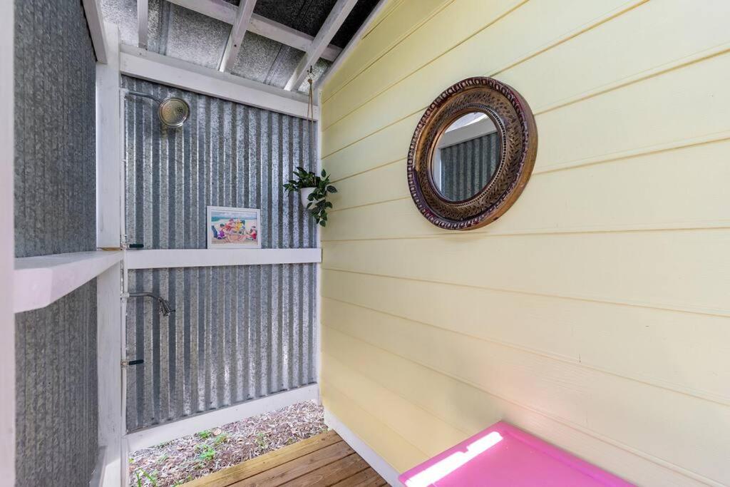 817 E Ashely Ave Pleasant Breeze view 3