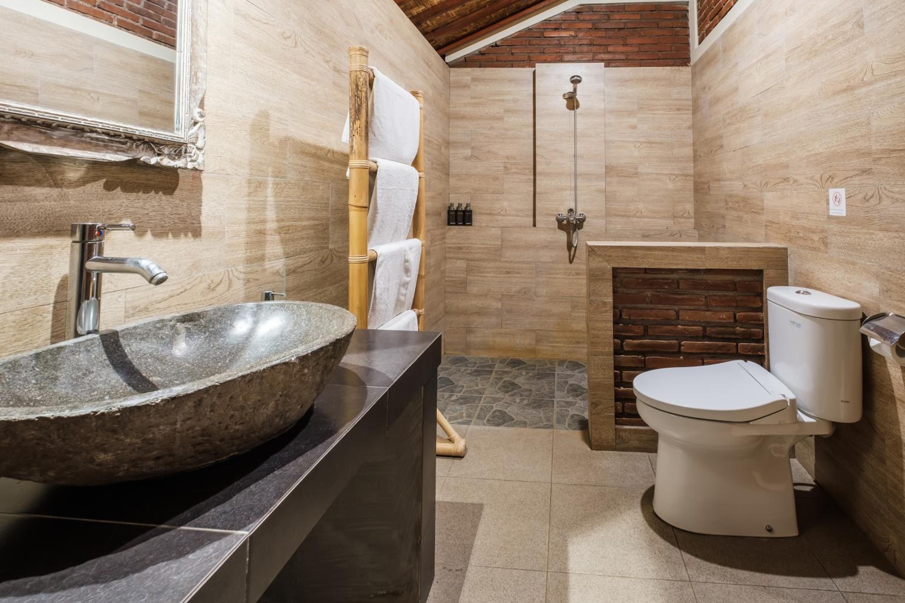 Dhiari Guest House