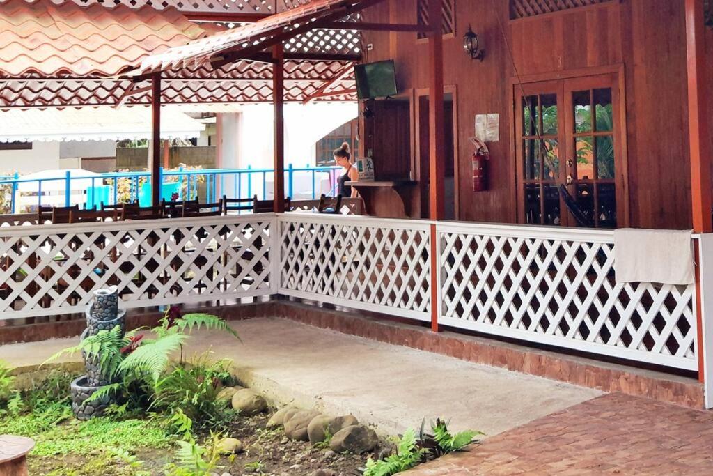 Poolside Beach House At Pangea Lodge