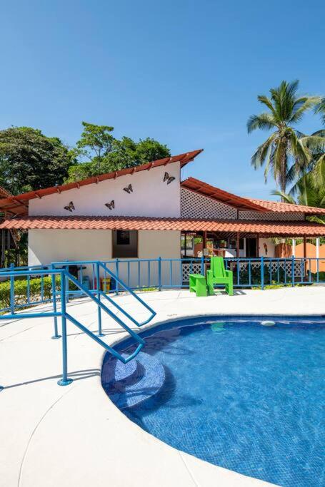 Poolside Beach House At Pangea Lodge
