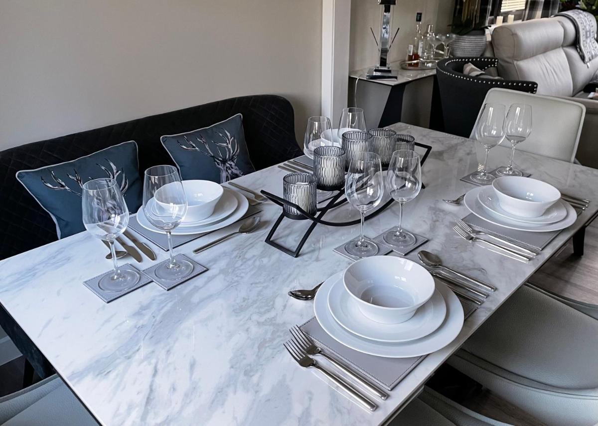 Luxury Riverside Lodge, Blair Atholl view 5