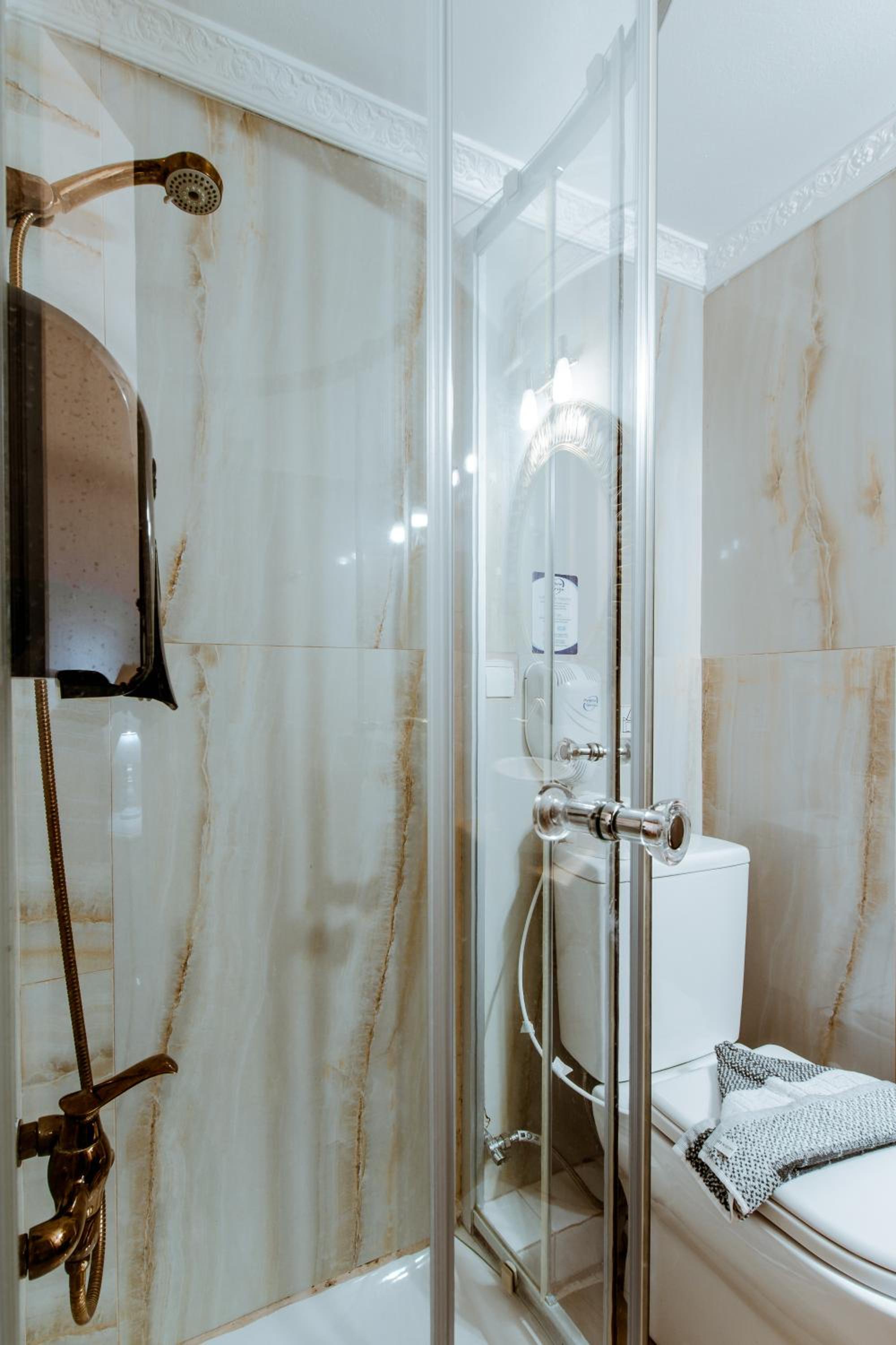Bozzali Deluxe Hotel