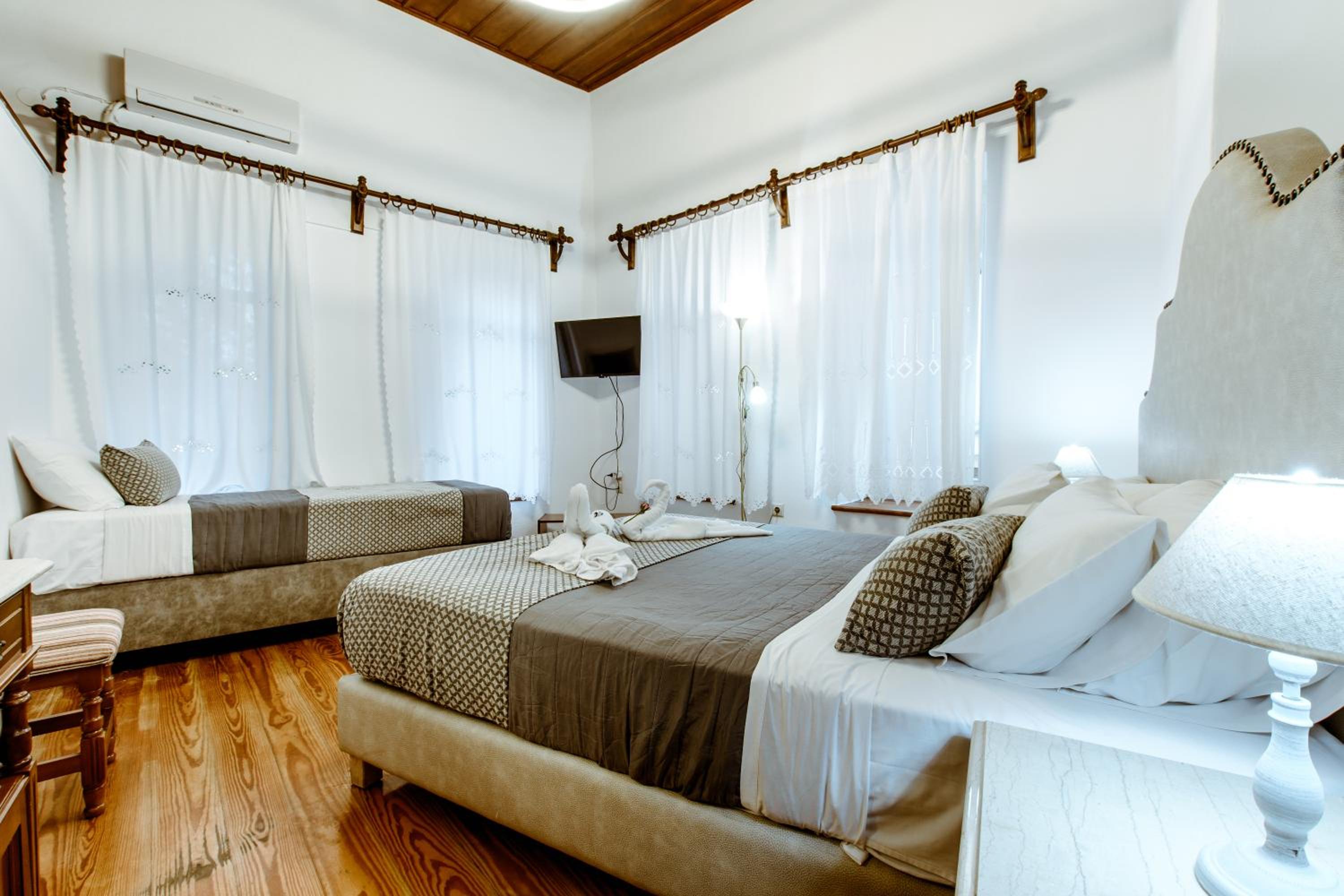Bozzali Deluxe Hotel
