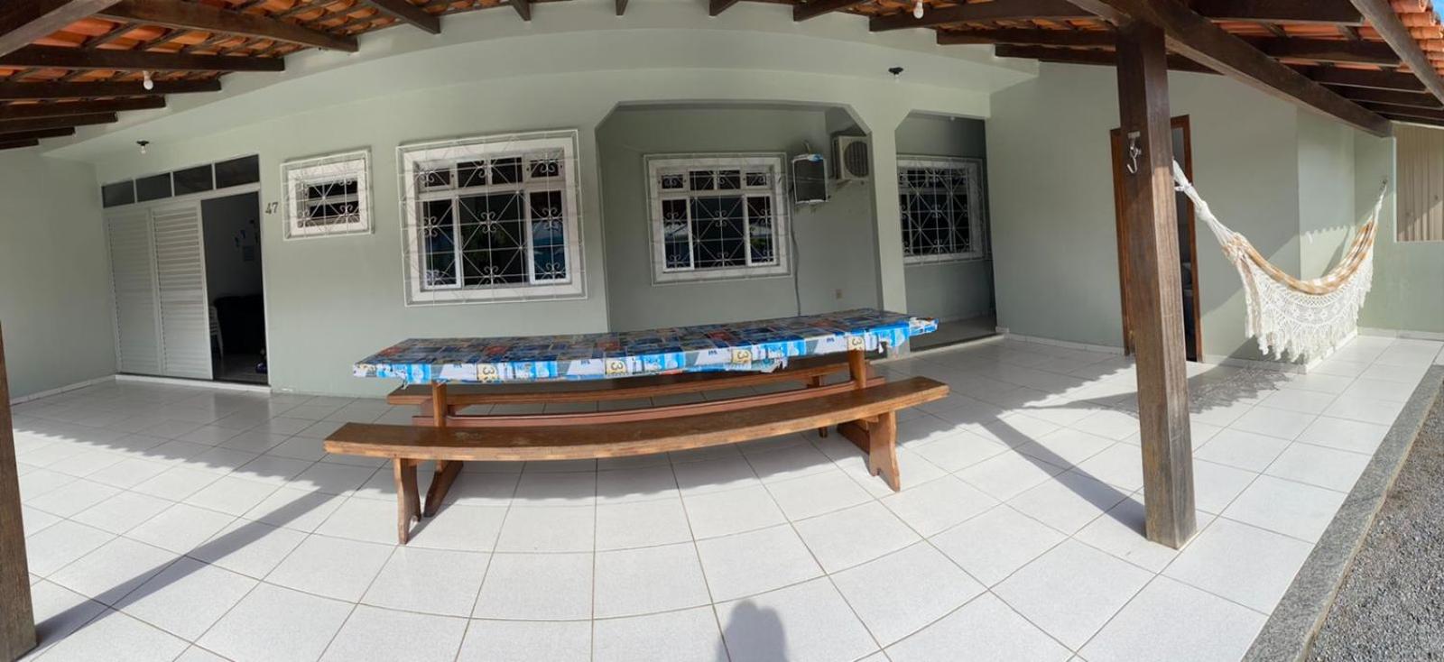 CASA COMPLETA para alugar na Praia da Pinheira.