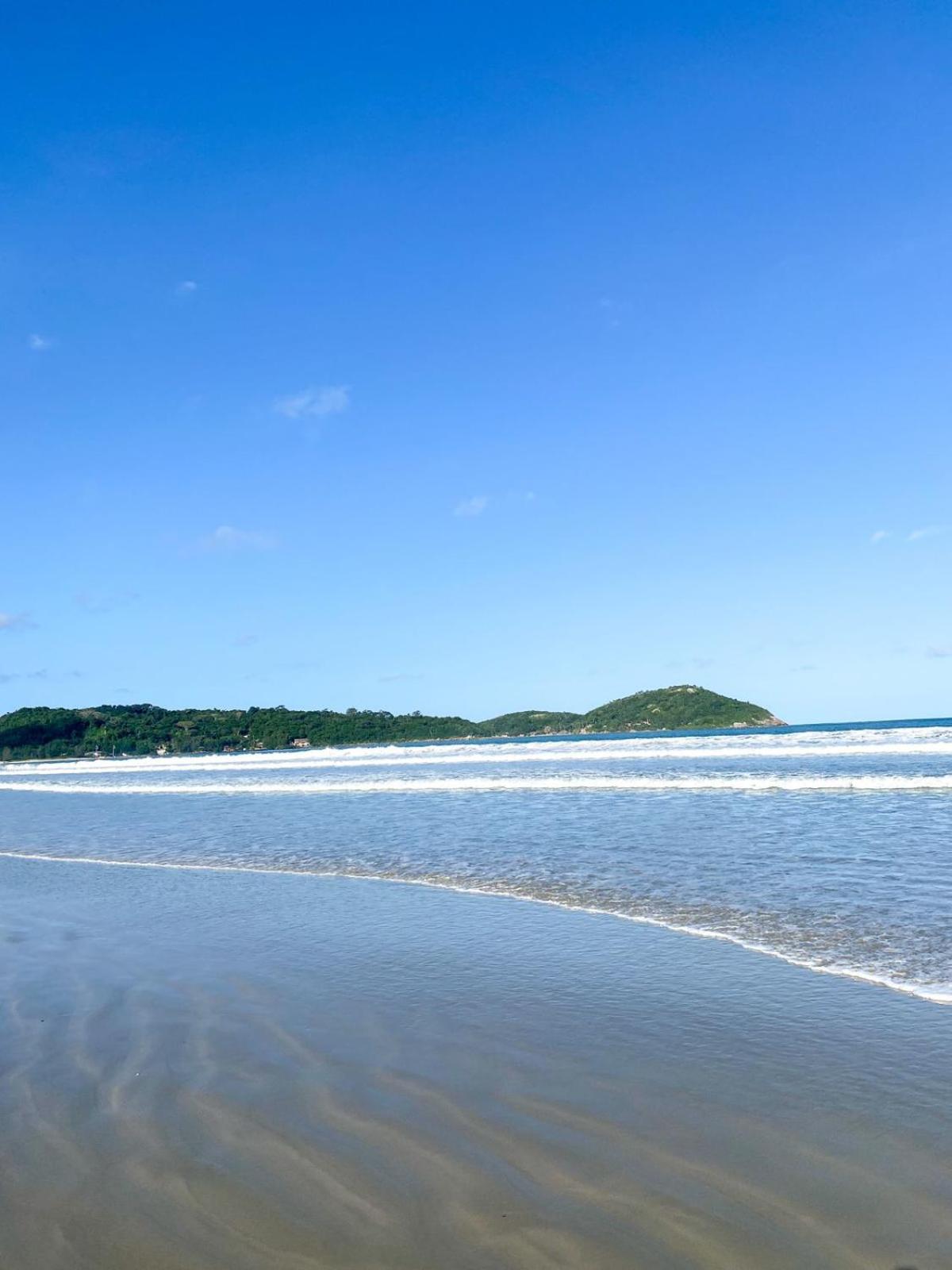 CASA COMPLETA para alugar na Praia da Pinheira.