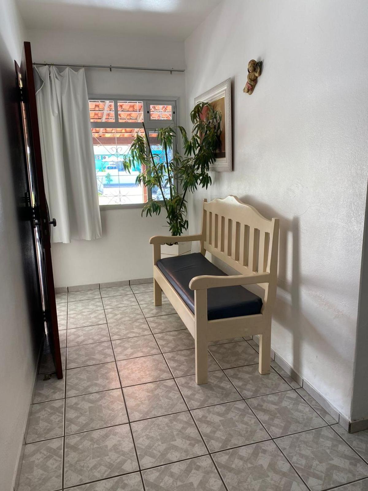 CASA COMPLETA para alugar na Praia da Pinheira.