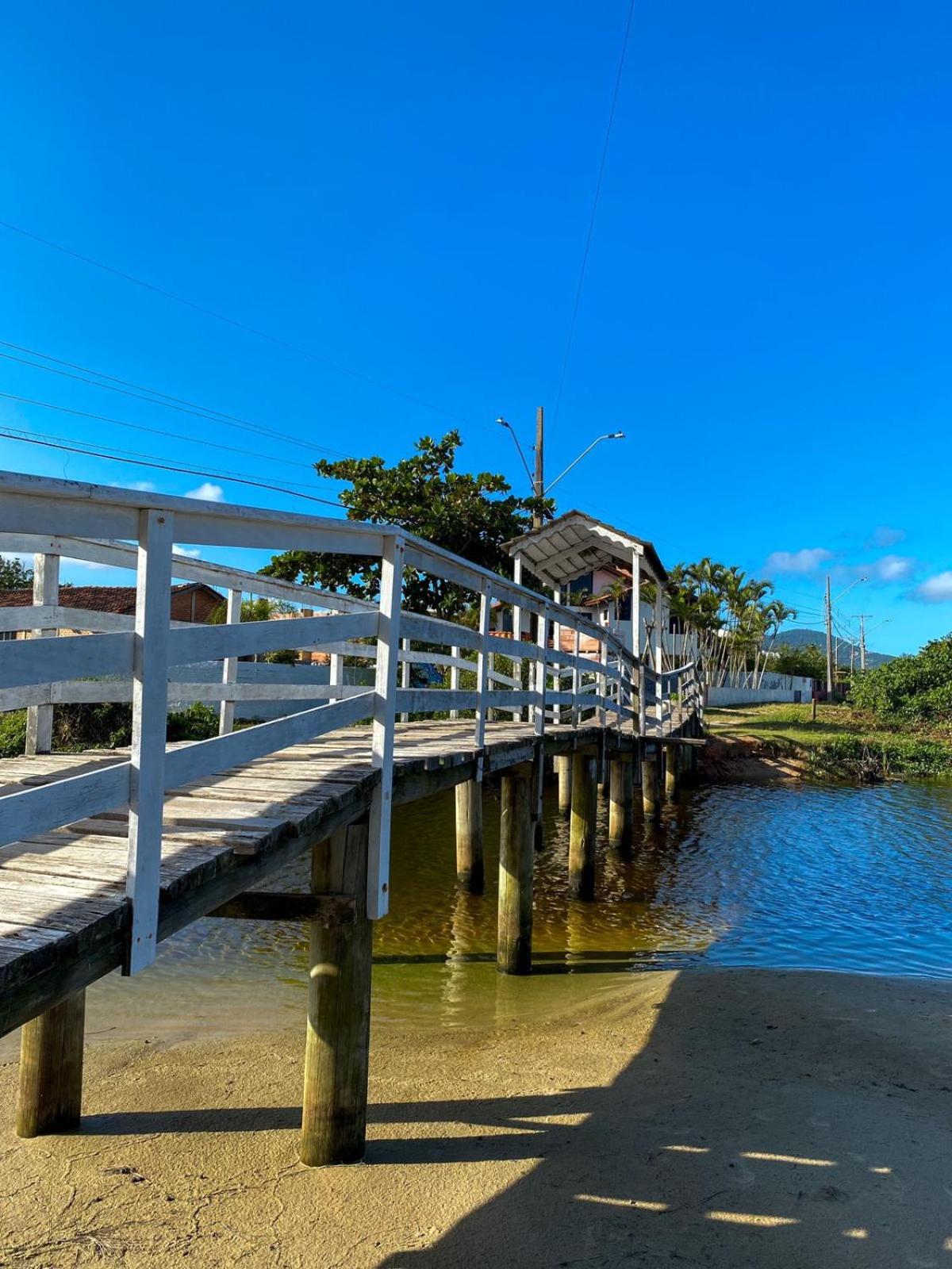 CASA COMPLETA para alugar na Praia da Pinheira.
