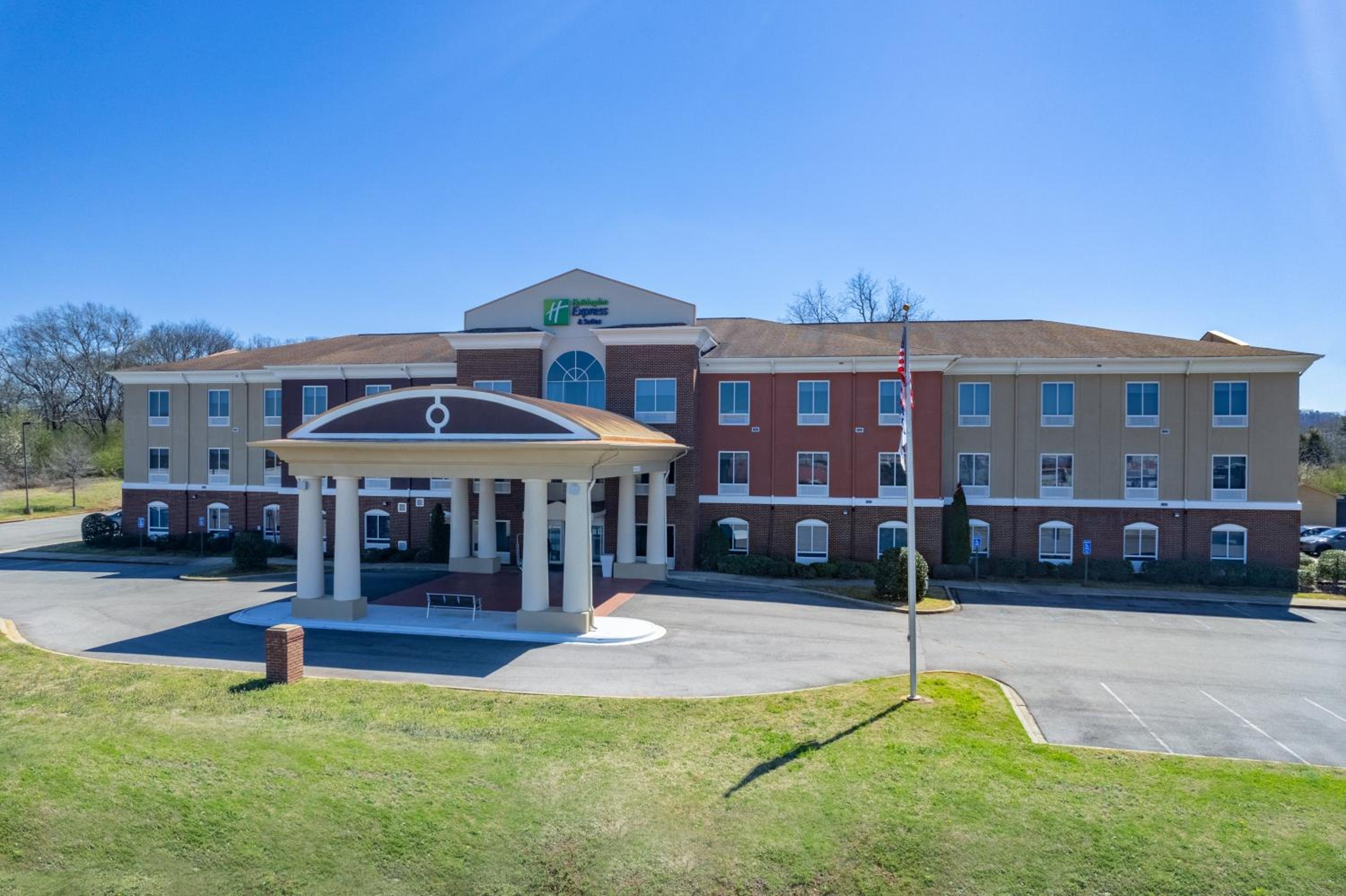 Oxford Vacations - Holiday Inn Express Hotel  Suites Talladega, an IHG Hotel - Property Image 1