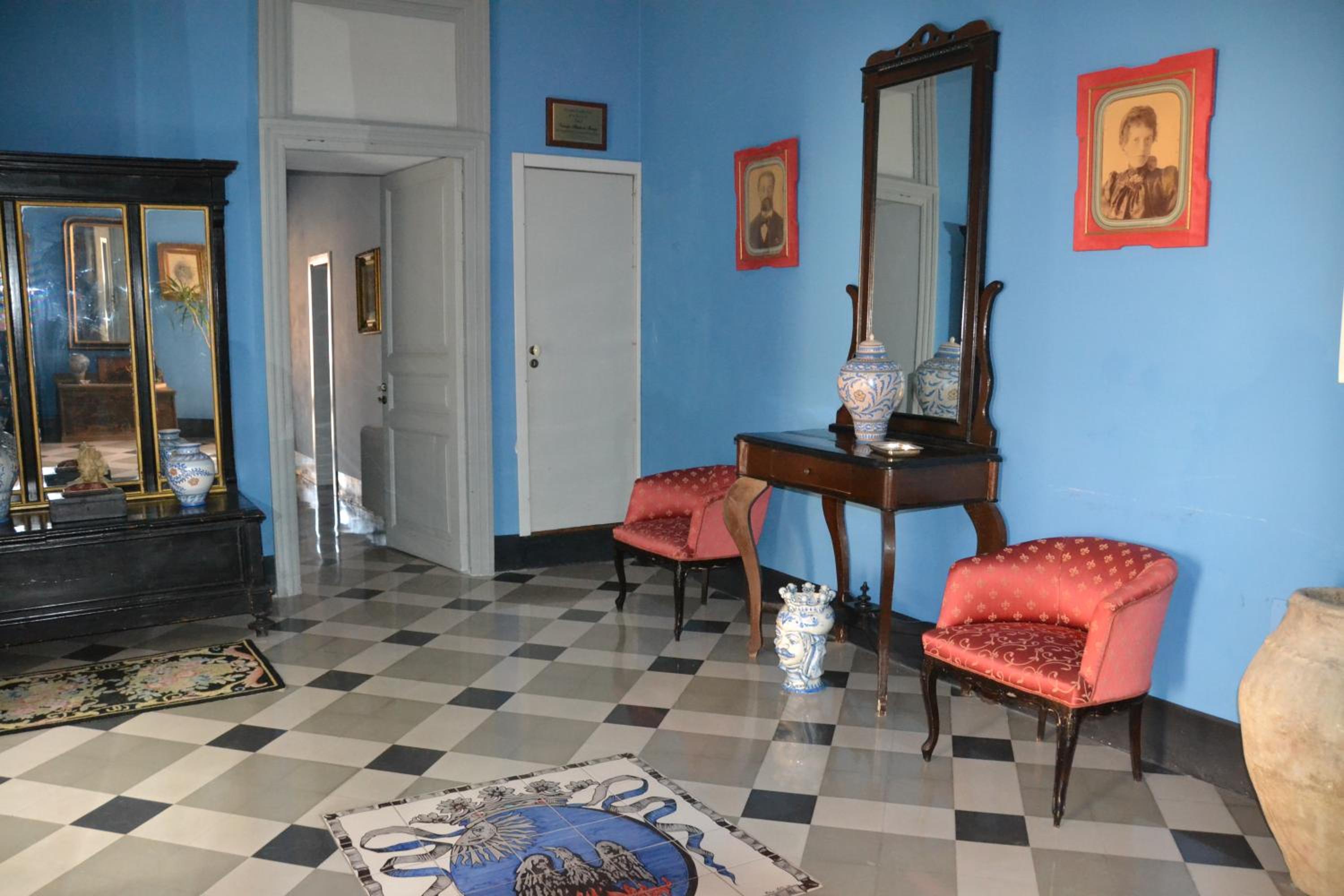 SUD room Palazzo Rau della Ferla view 3