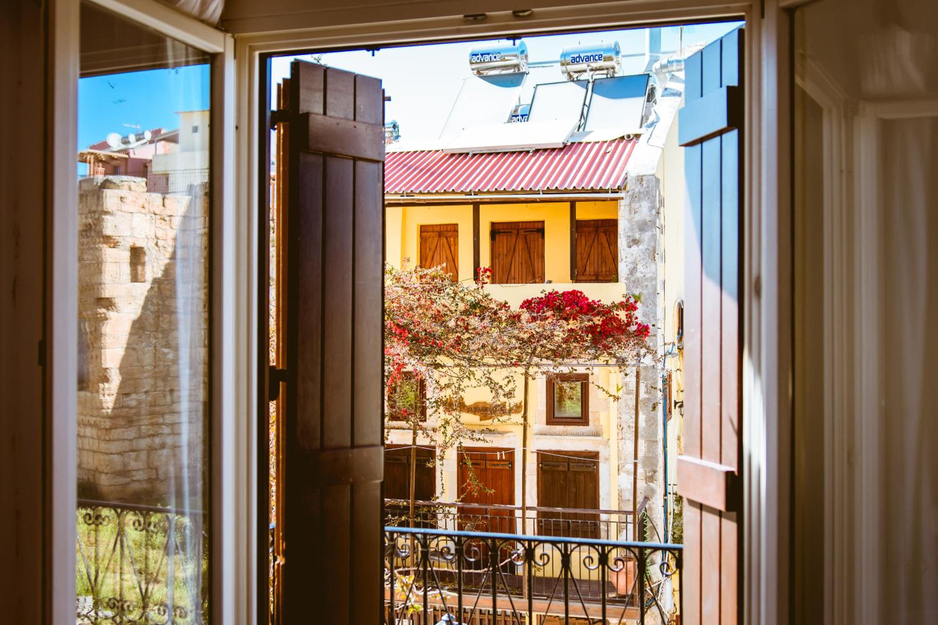 Bozzali Deluxe Hotel