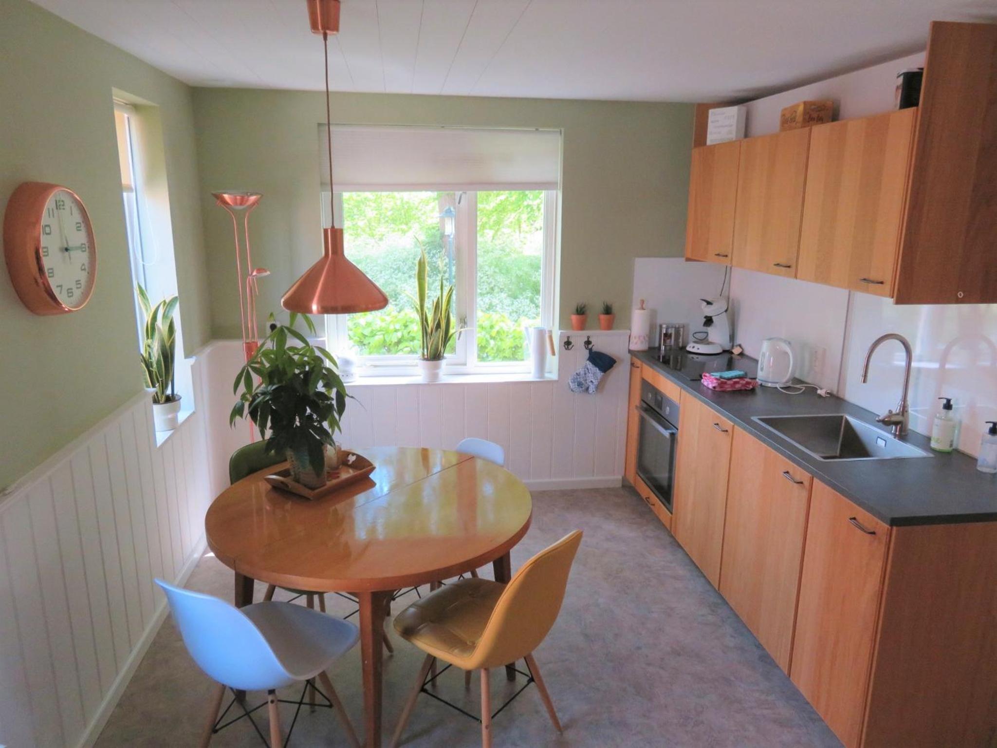 Holiday apartment with free parking Boven Jan Enkhuizen view 3