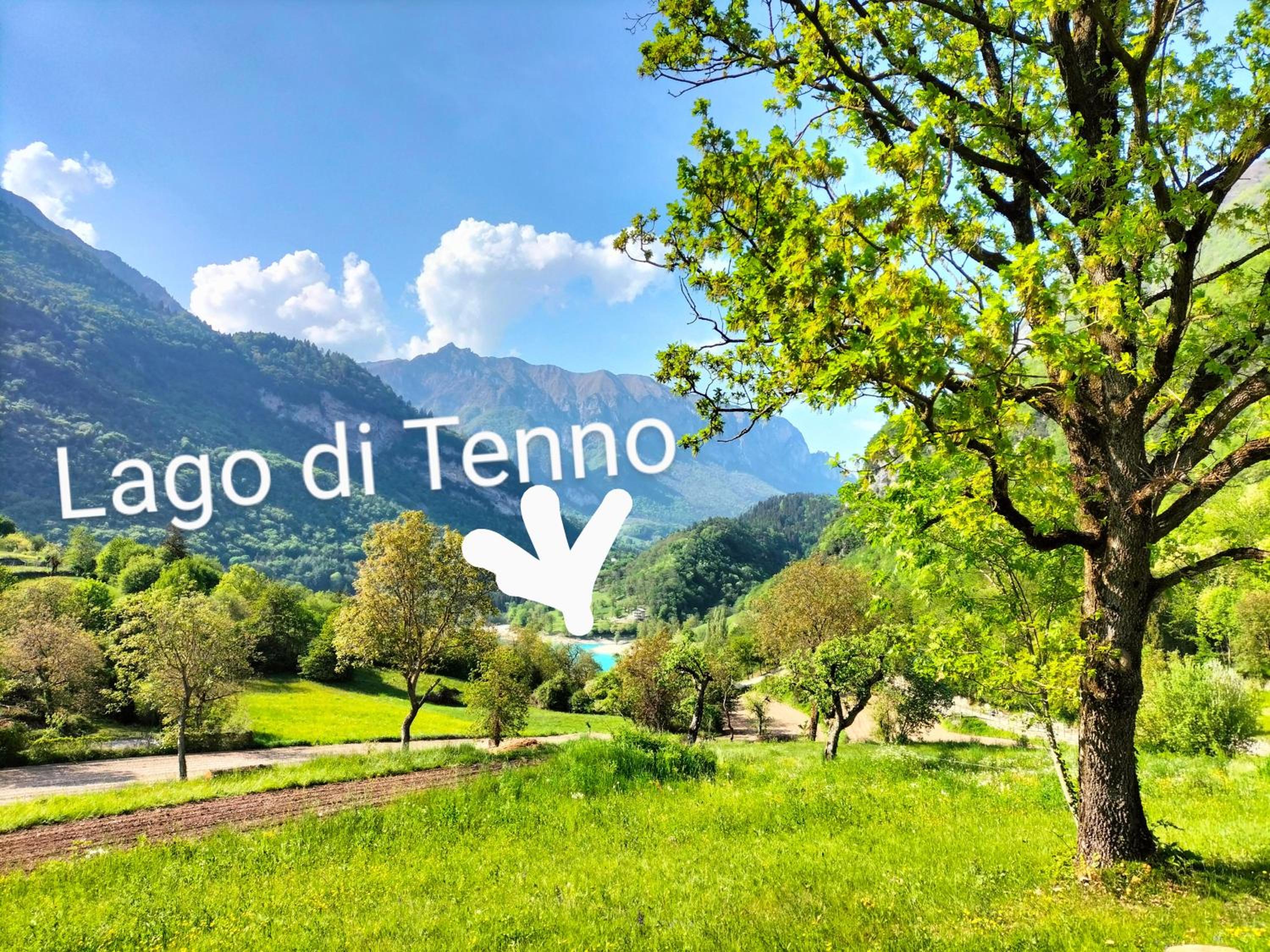 RUSTICA SUL LAGO TENNO primo piano view 2