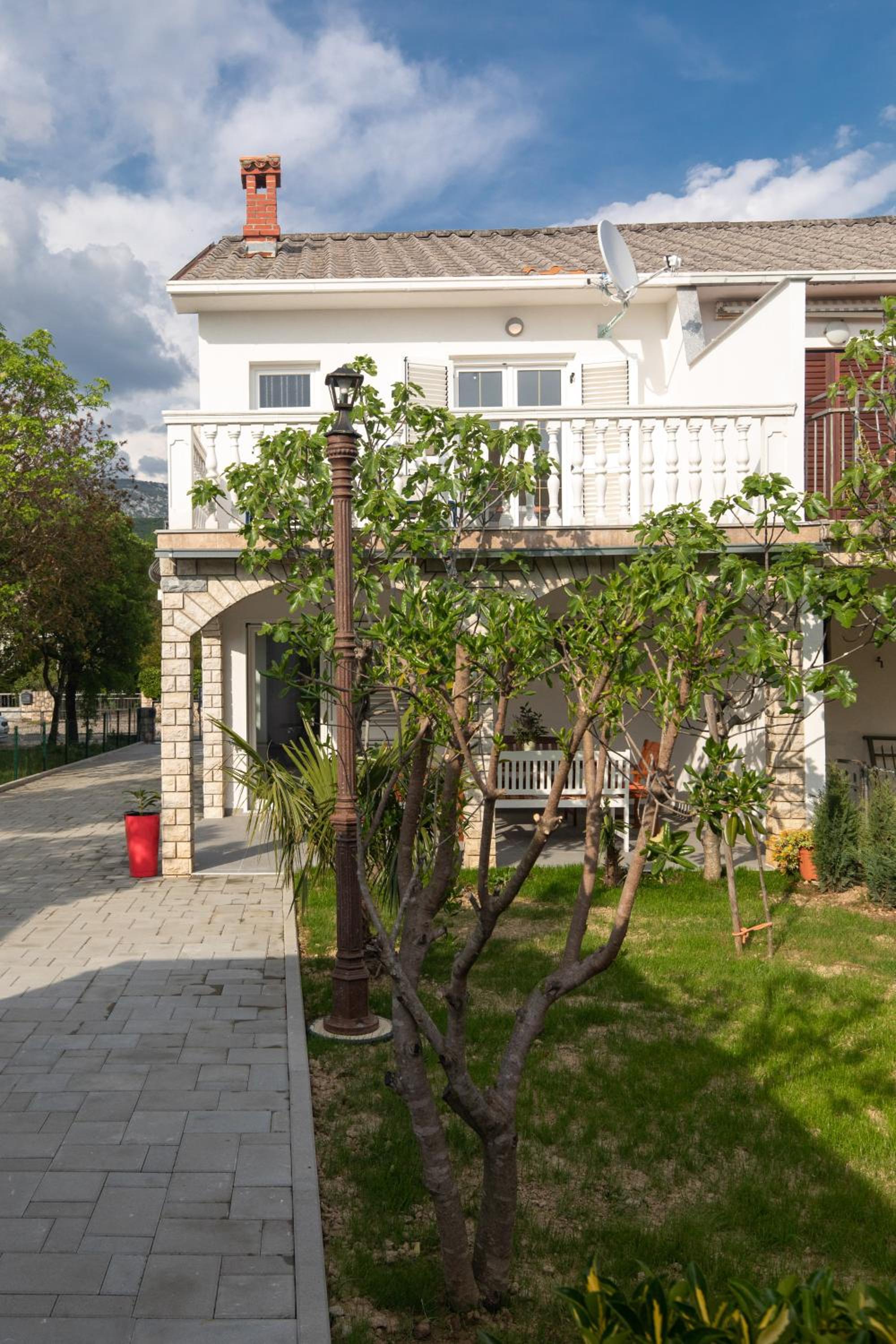 Photo 48