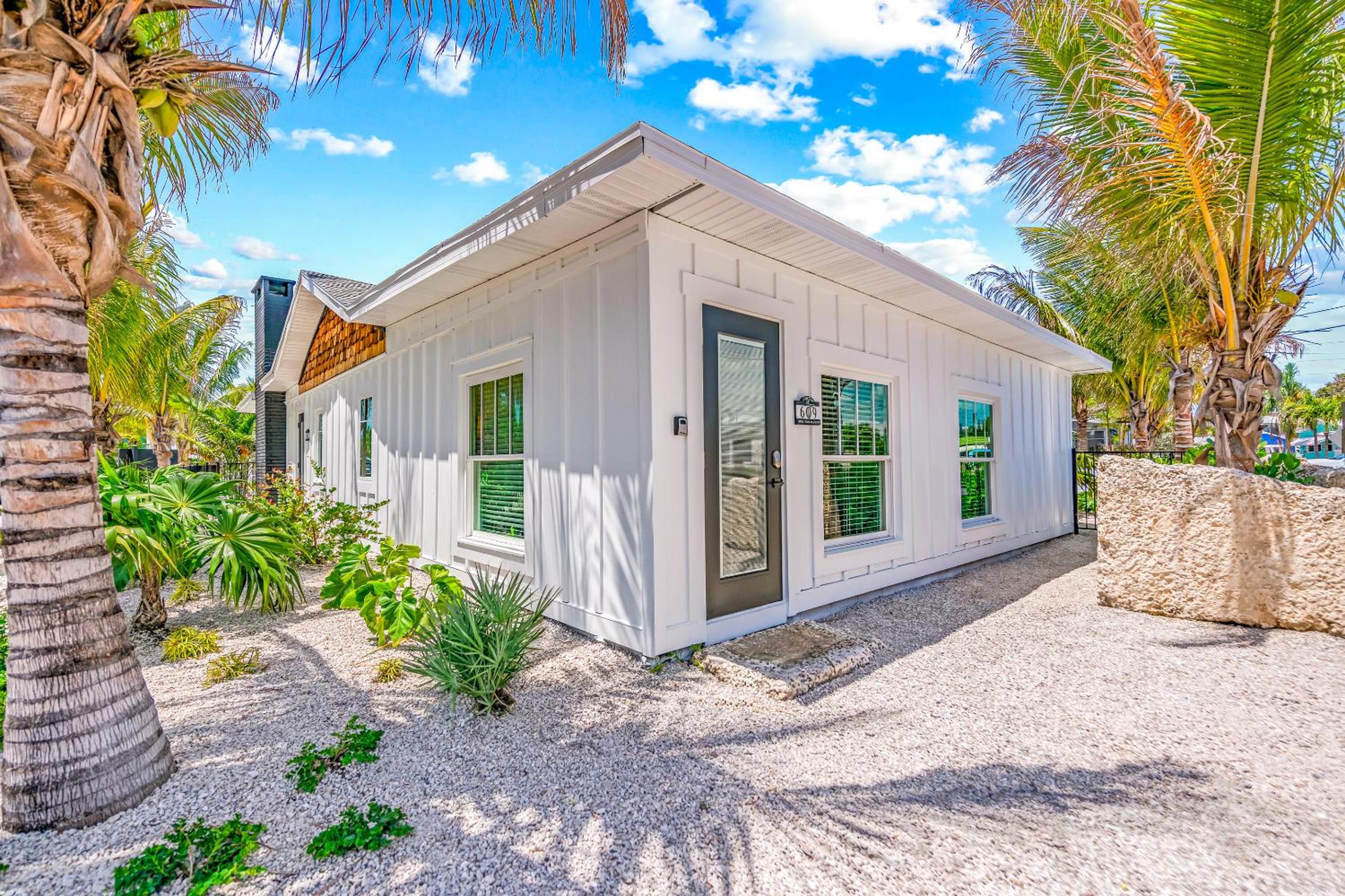 Hotel Pelican Post at Anna Maria Island Inn