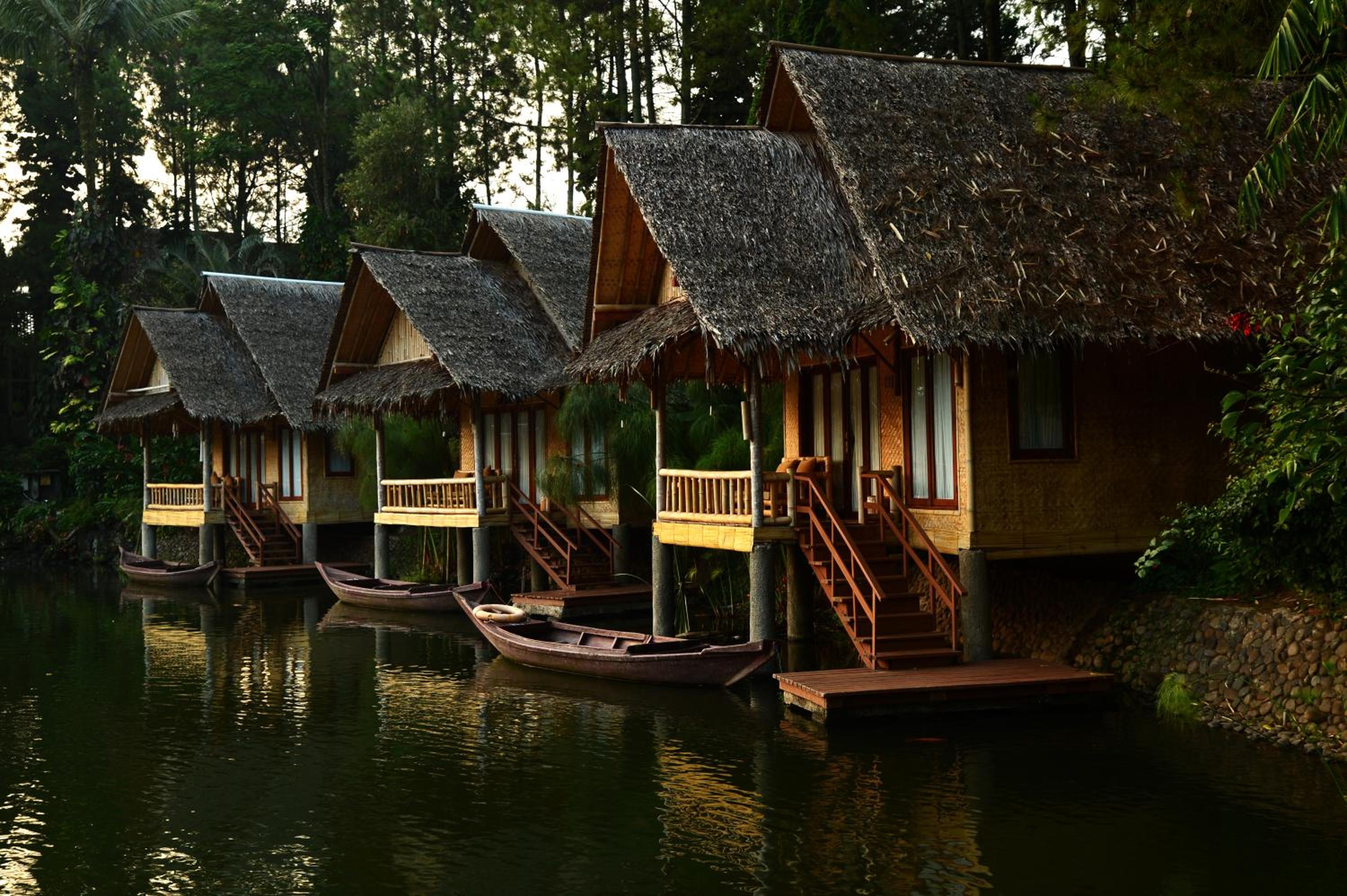 Hotel Kampung Sampireun Resort & Spa