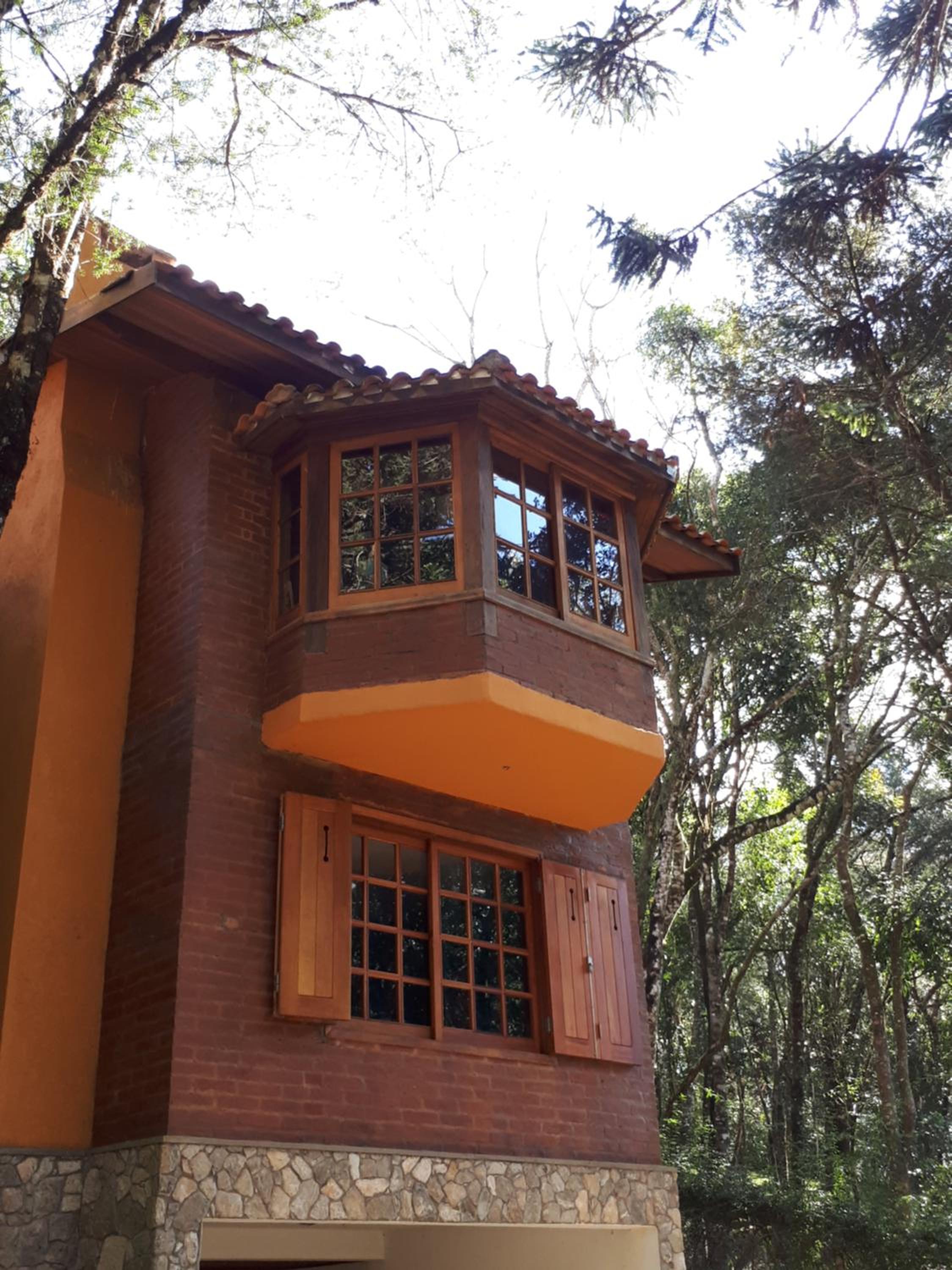CASA EM MONTE VERDE CHARME E CONFORTO
