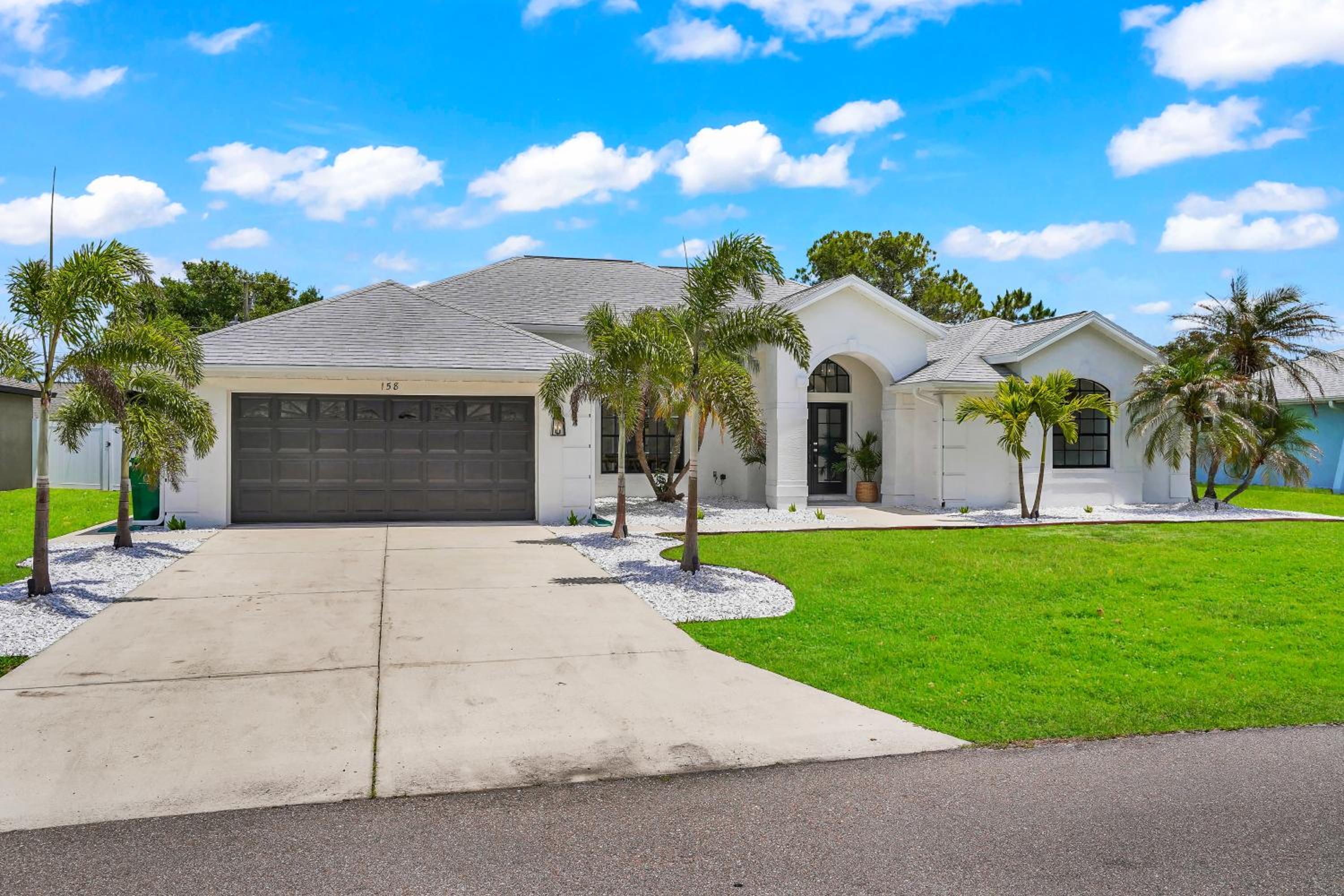 Exquisite 4-Bedroom Villa with Heated Pool Sarasota Area view 5