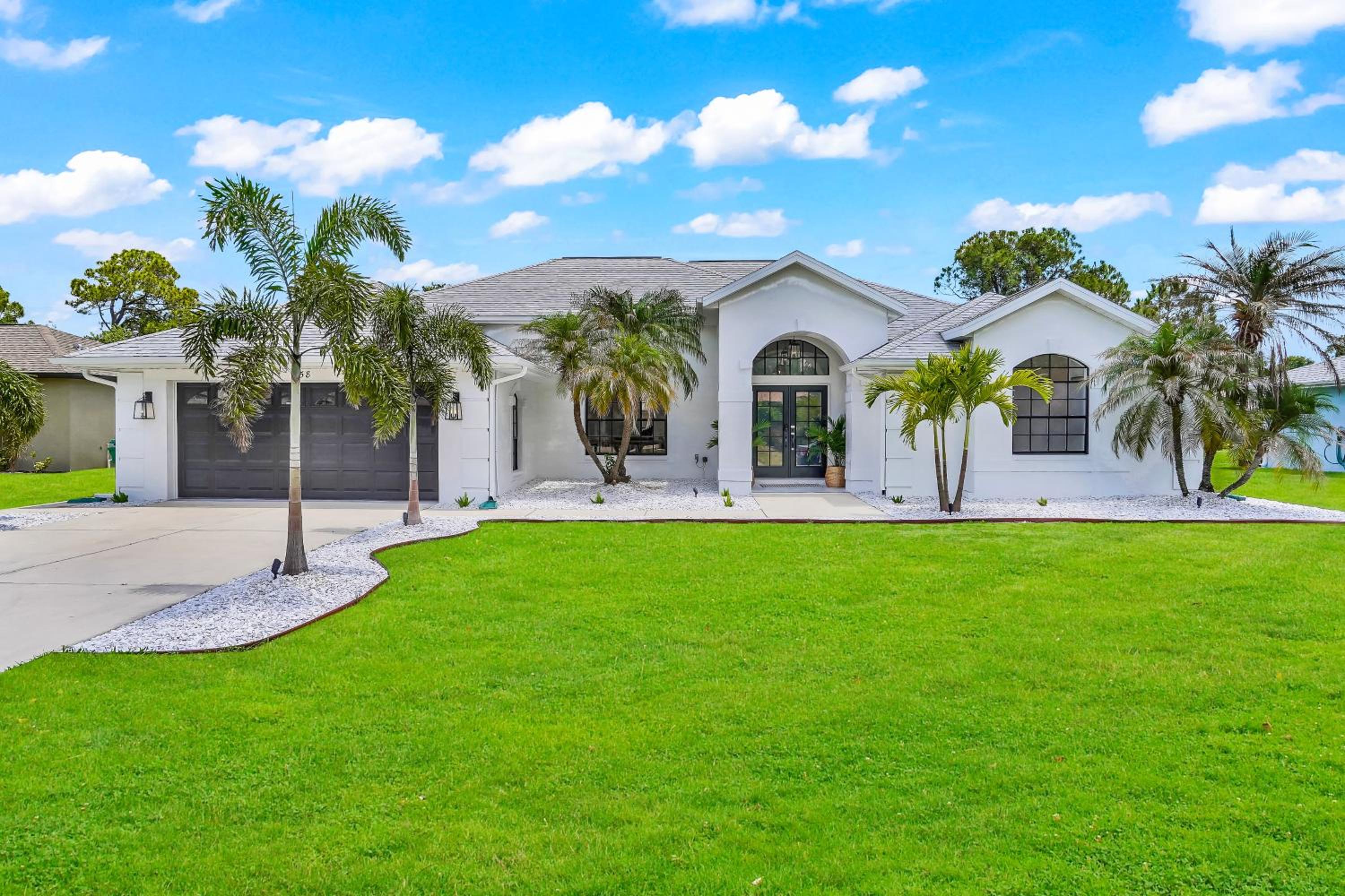 Exquisite 4-Bedroom Villa with Heated Pool Sarasota Area view 4
