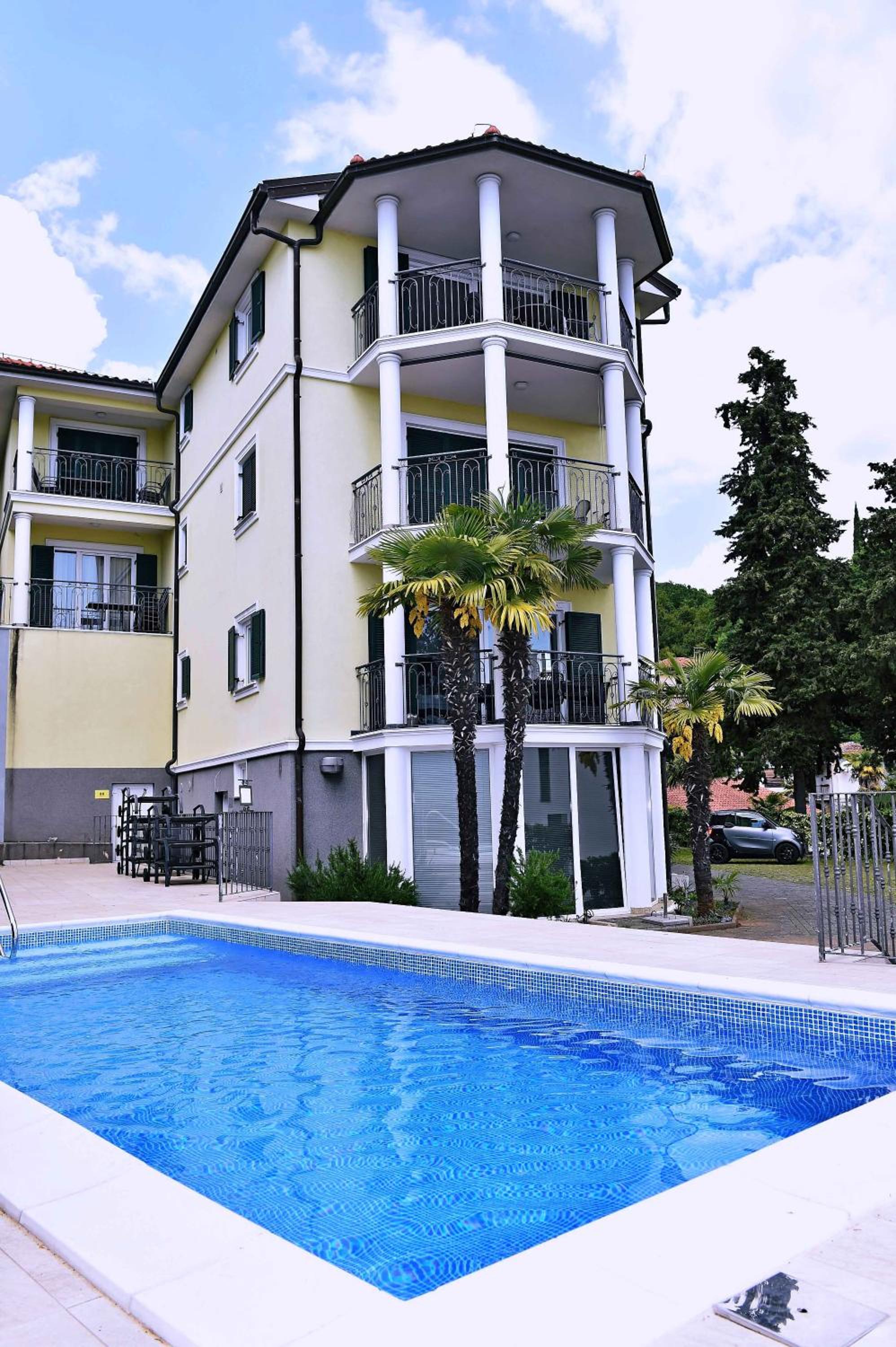 Luxury Apartment Maria Solare