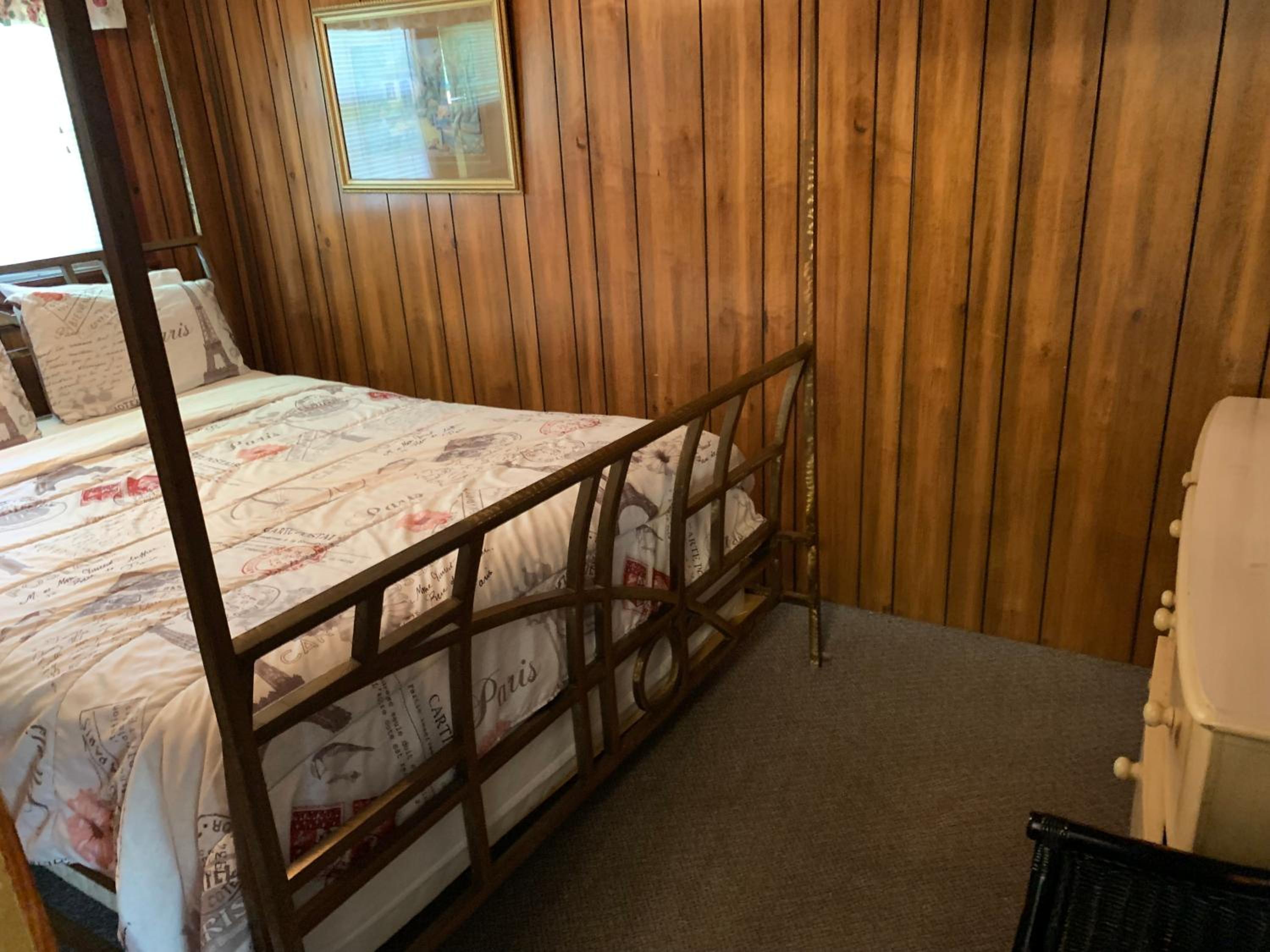 Phillips Historic Motel & Cottages