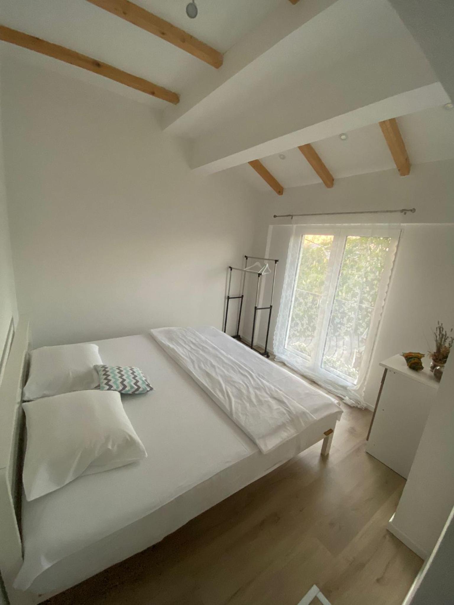 Ravne Rest House