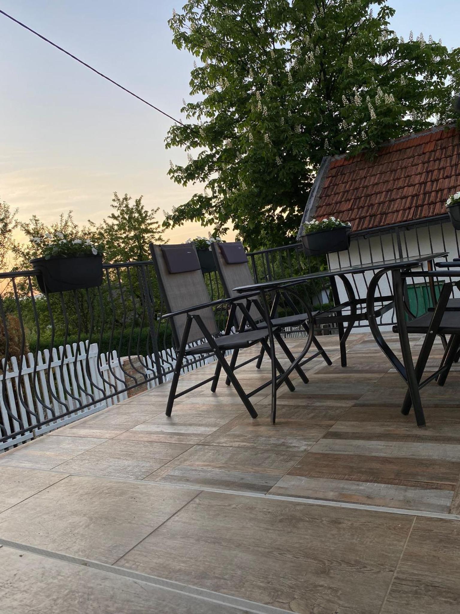 Ravne Rest House