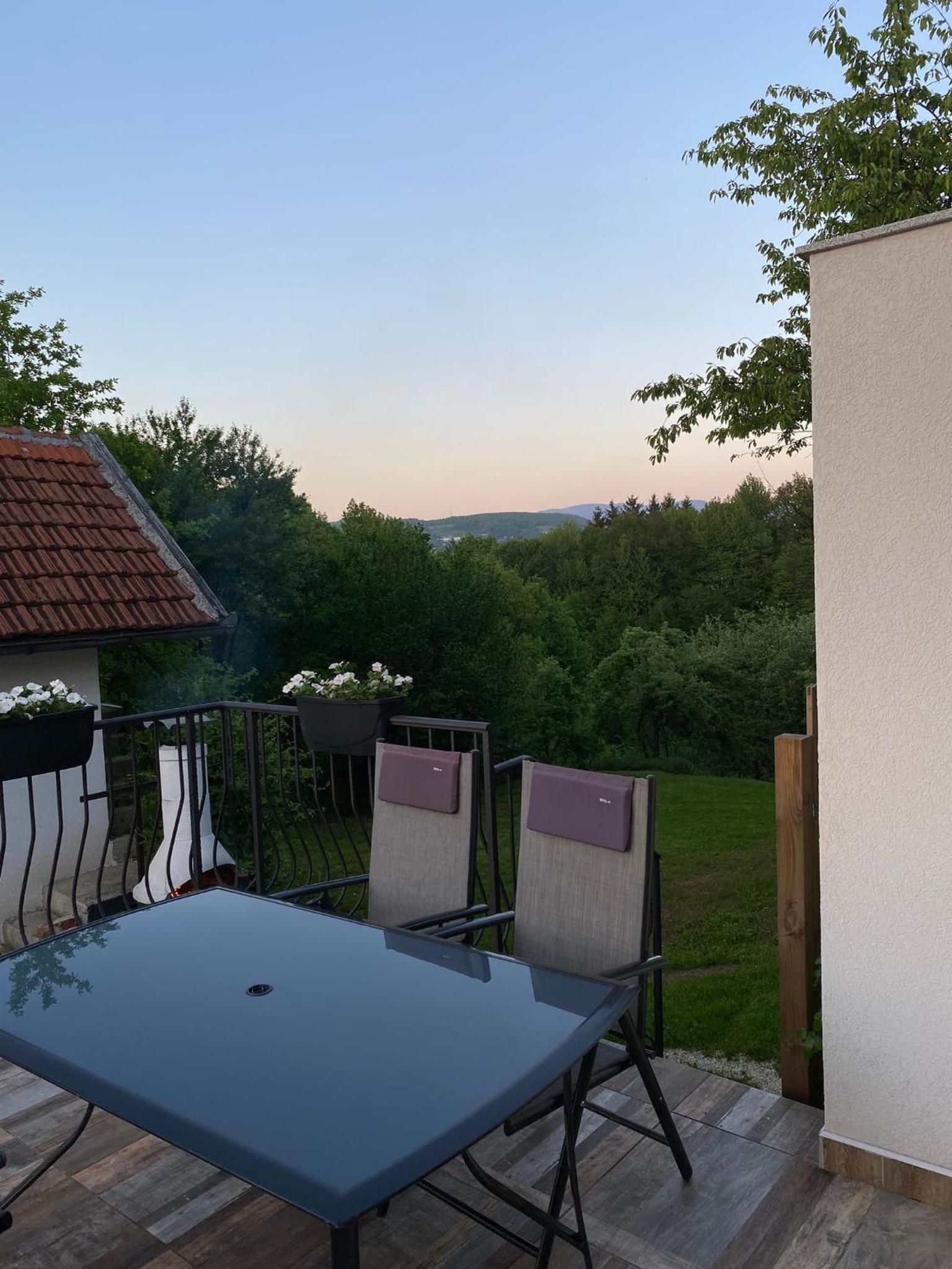 Ravne Rest House