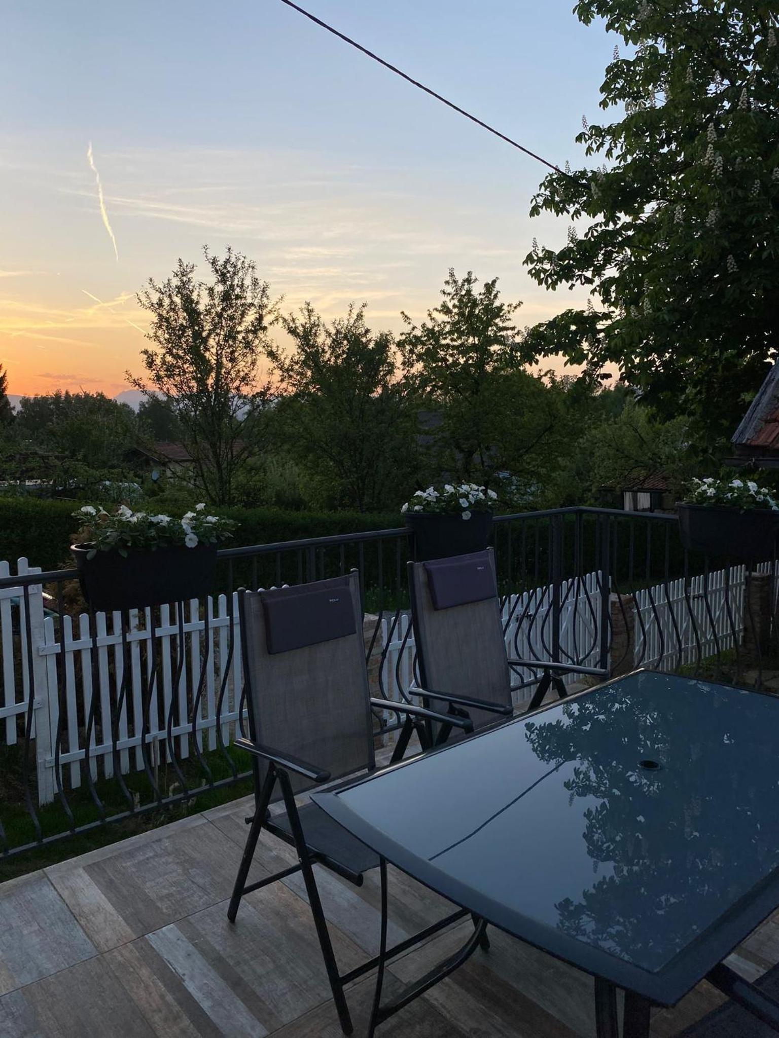 Ravne Rest House