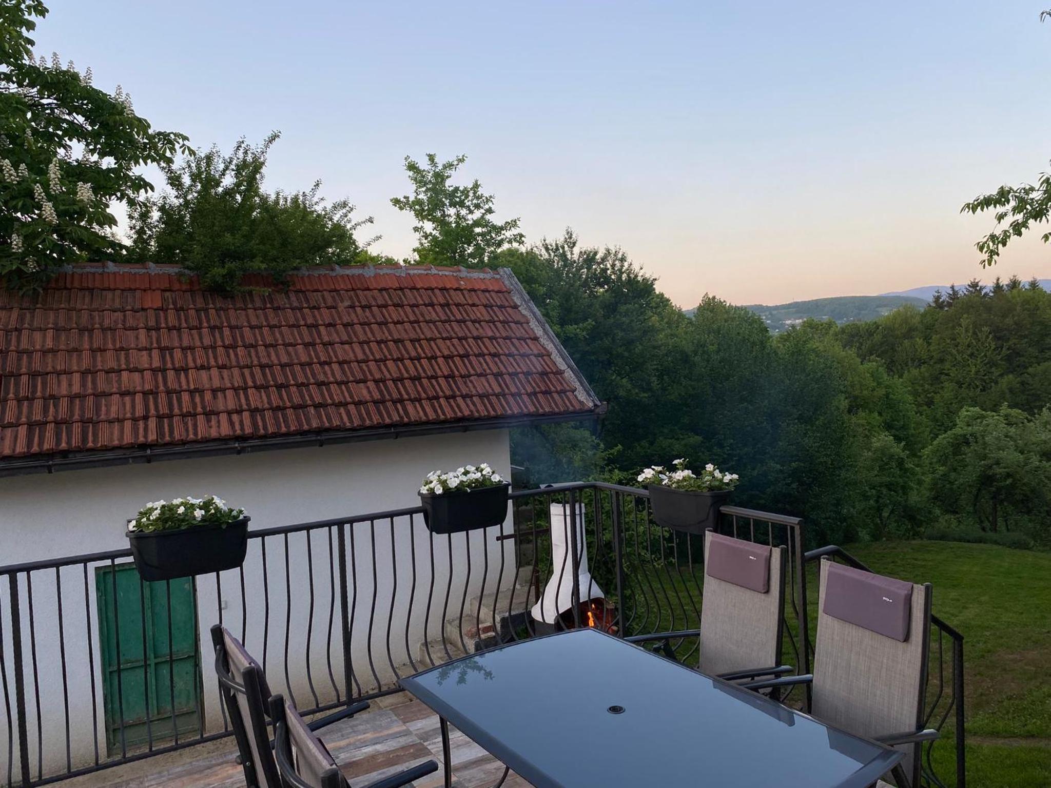 Ravne Rest House