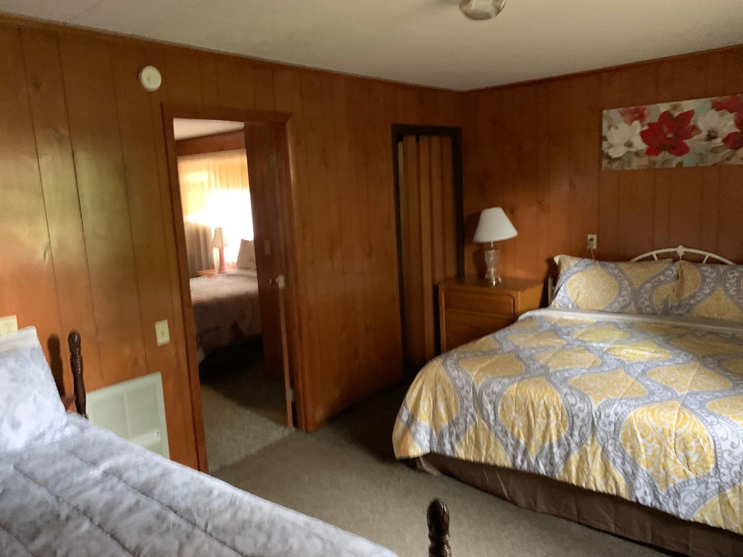 Phillips Historic Motel & Cottages
