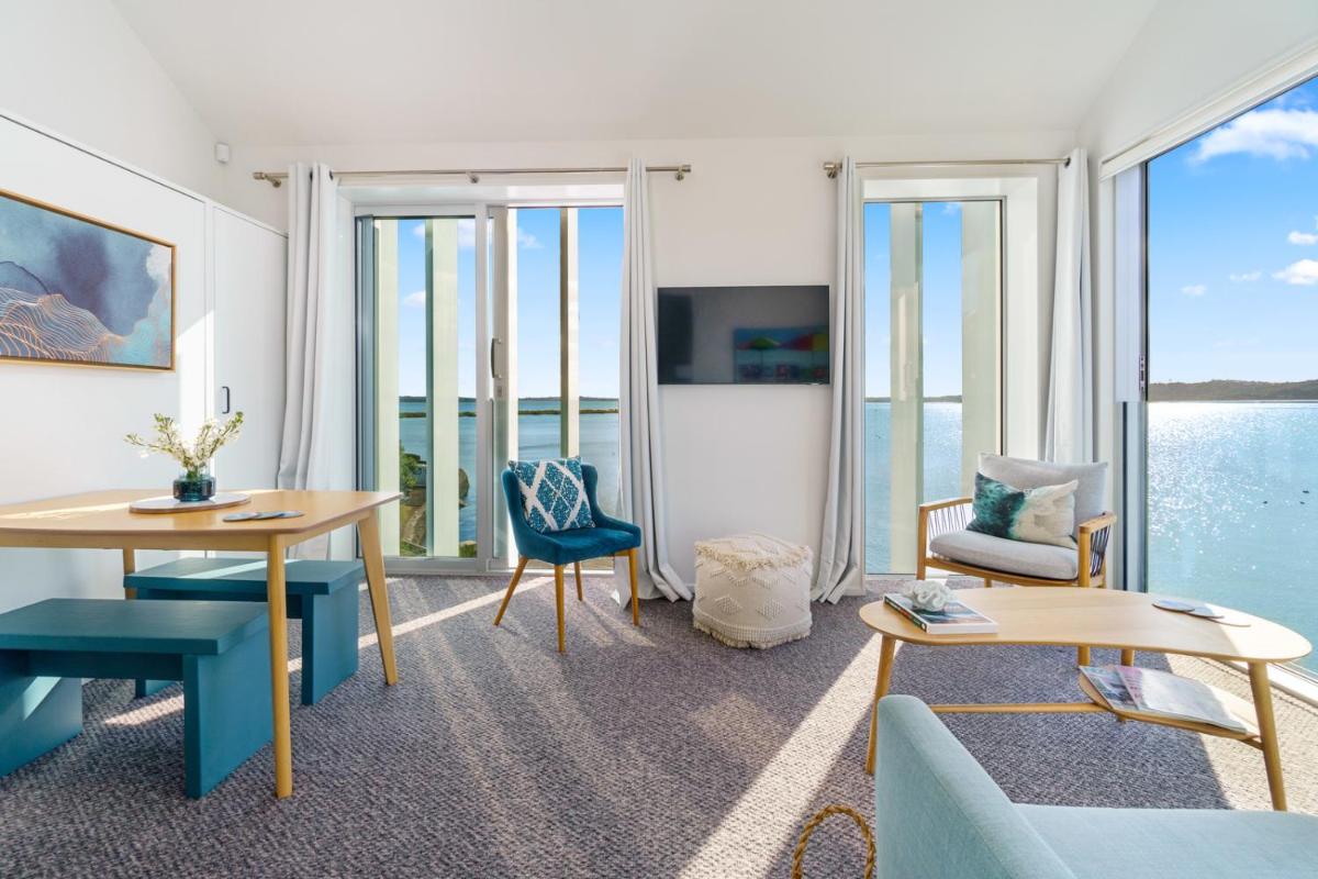Harbour View - Westmere Holiday Apartment view 2