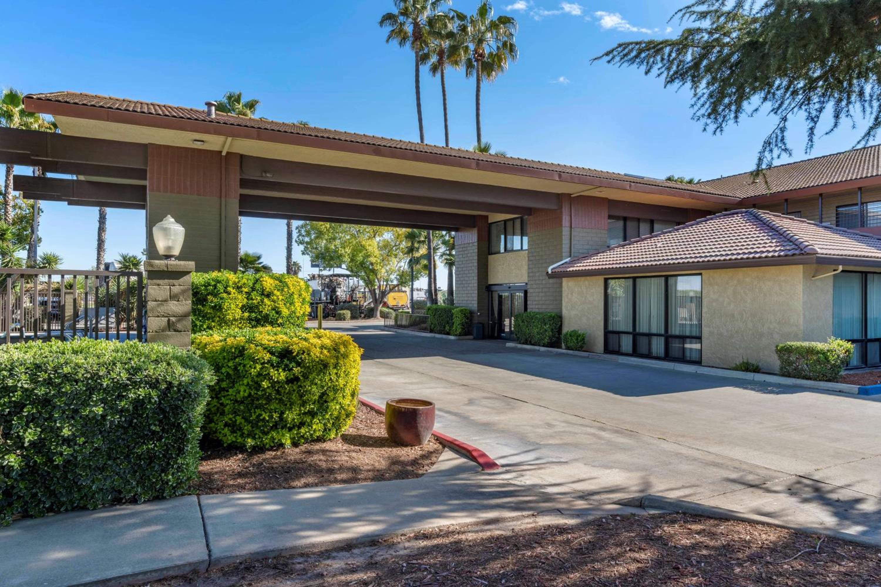Turlock Vacations - Best Western Orchard Inn - Property Image 1