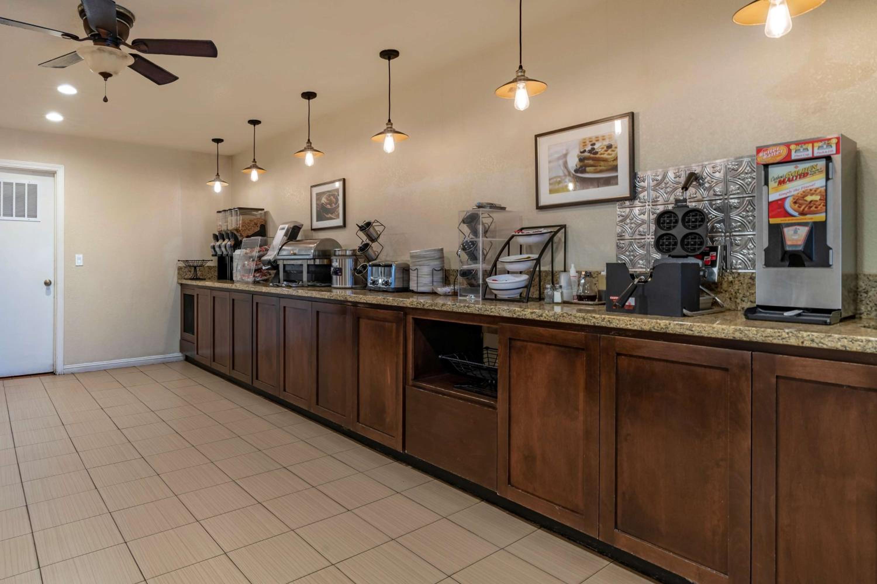 Turlock Vacations - Best Western Orchard Inn - Property Image 22
