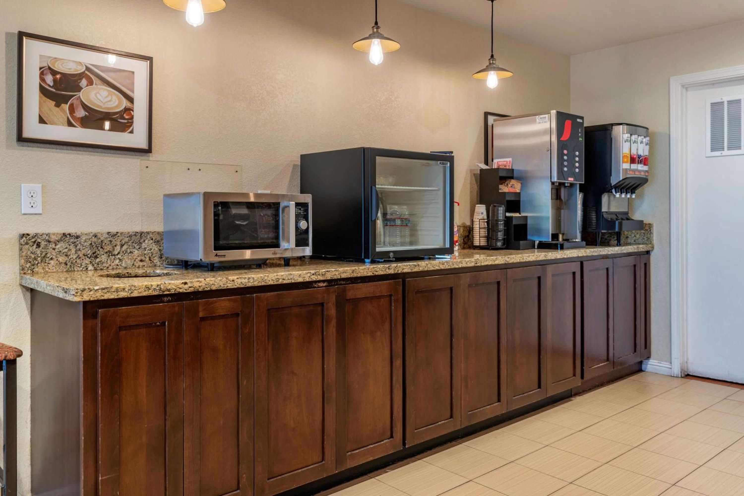 Turlock Vacations - Best Western Orchard Inn - Property Image 12