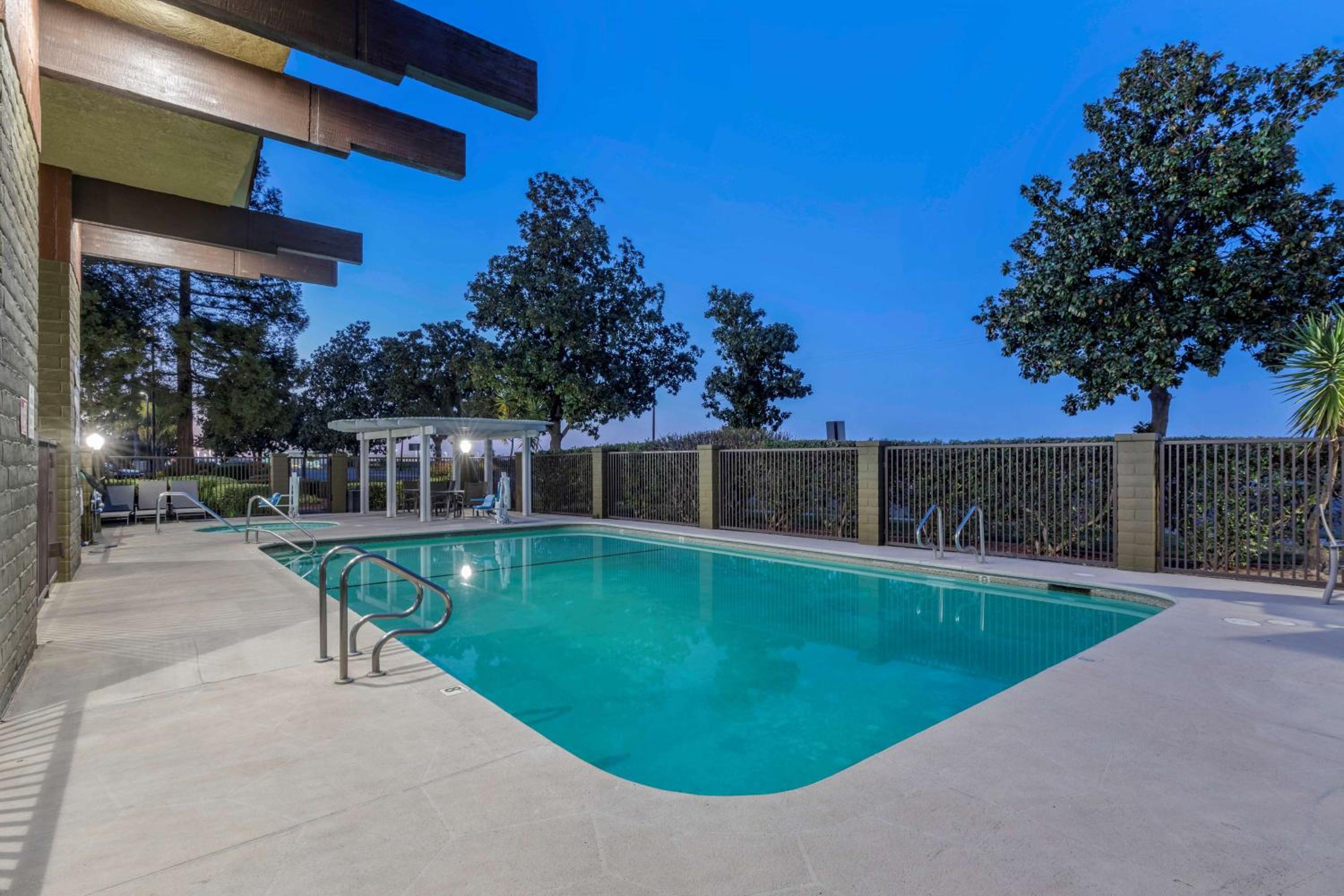 Turlock Vacations - Best Western Orchard Inn - Property Image 18