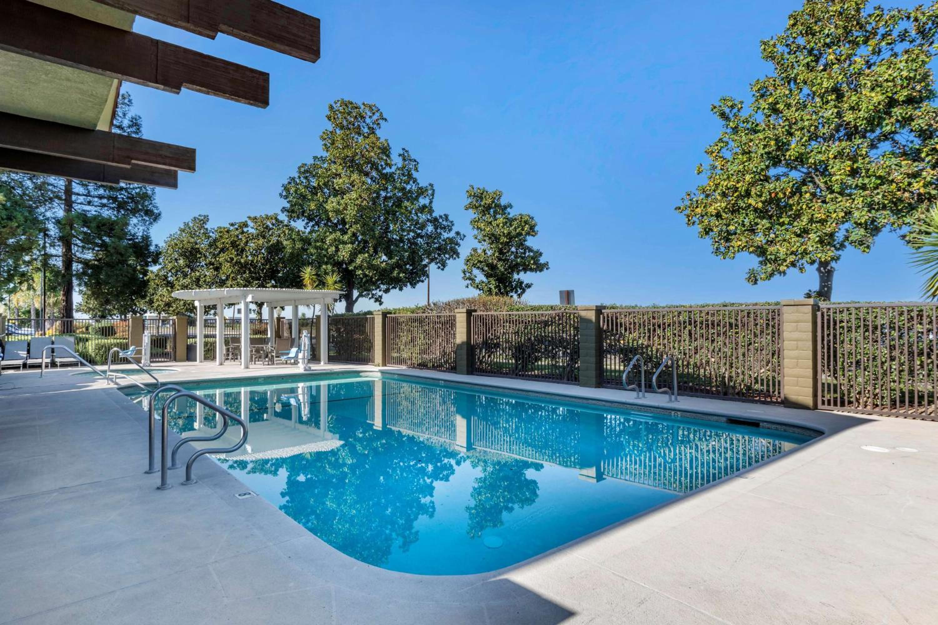 Turlock Vacations - Best Western Orchard Inn - Property Image 14