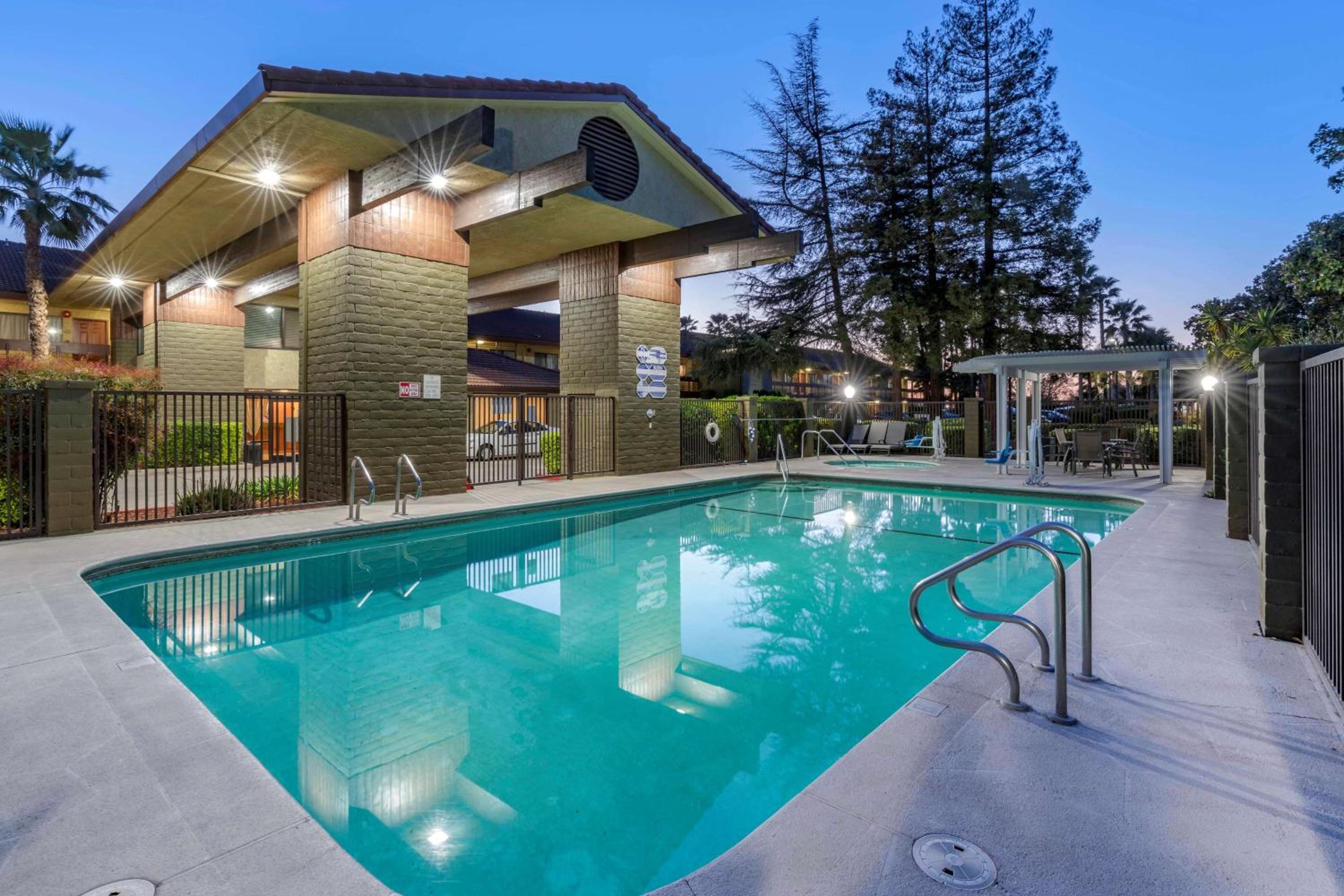 Turlock Vacations - Best Western Orchard Inn - Property Image 11