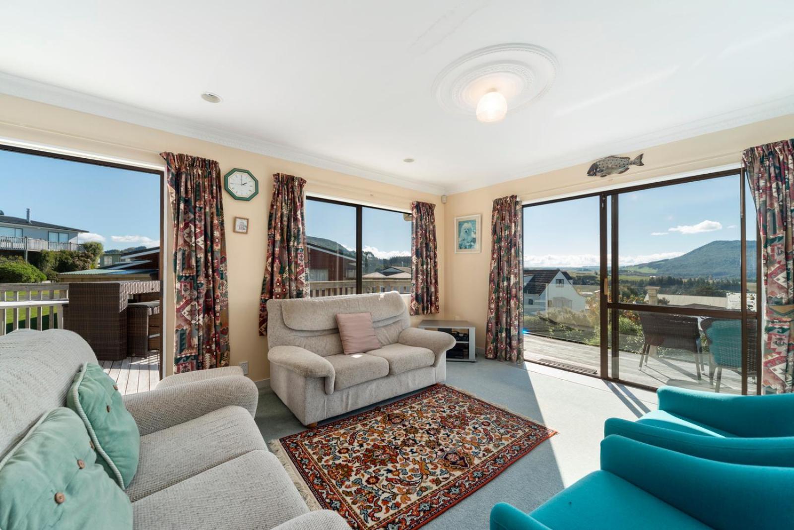 Kuharua Lakeviews- Omori Holiday Home view 4