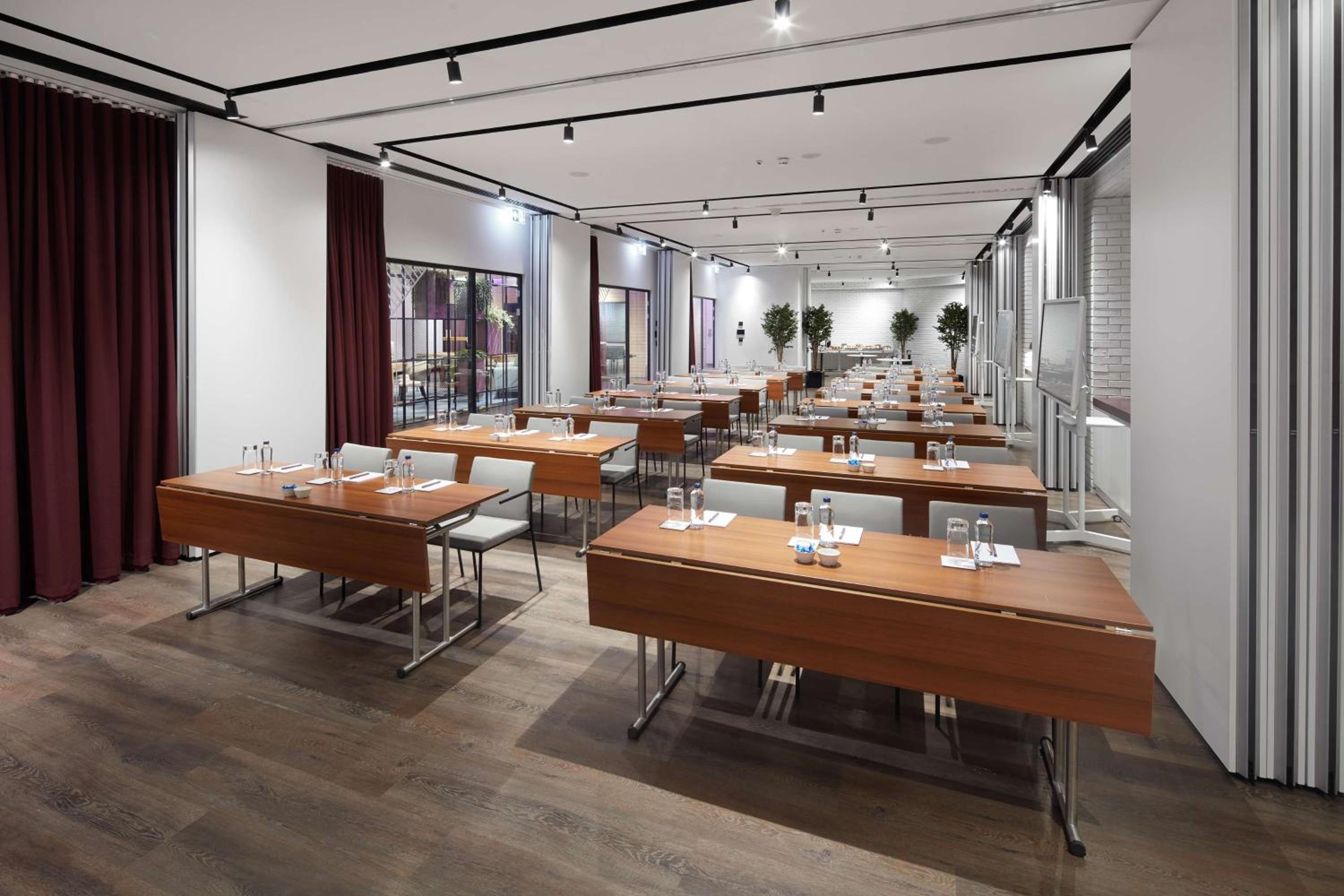 YOTEL İstanbul Havalimanı, Şehir Girişi - Image 26