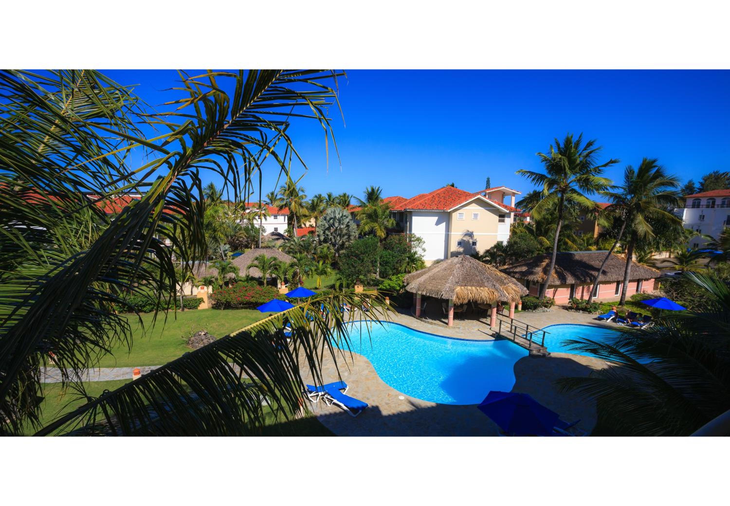 Ocean Dream Beachfront Studio with Balcony view 3